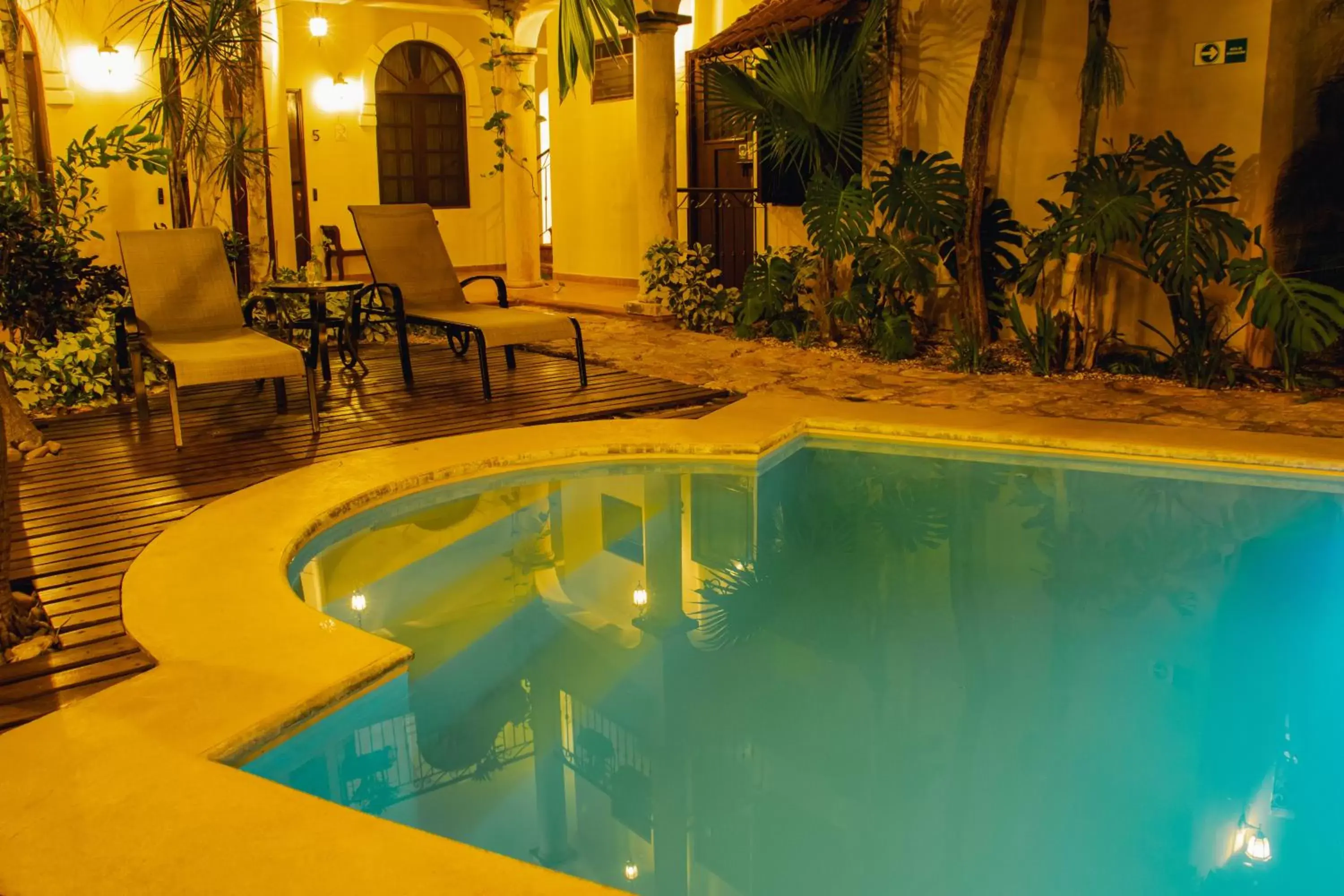 Night, Swimming Pool in Hotel Marionetas