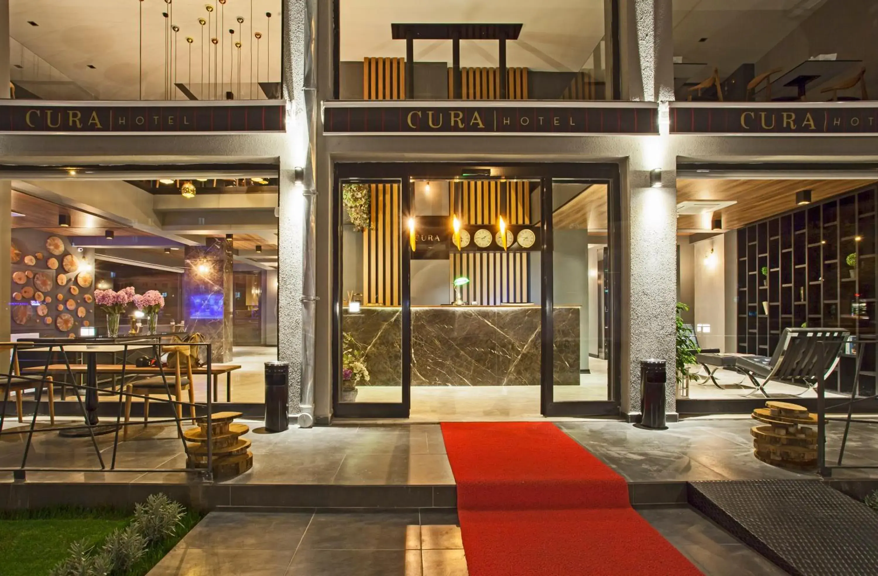 Facade/entrance in Hotel Cura
