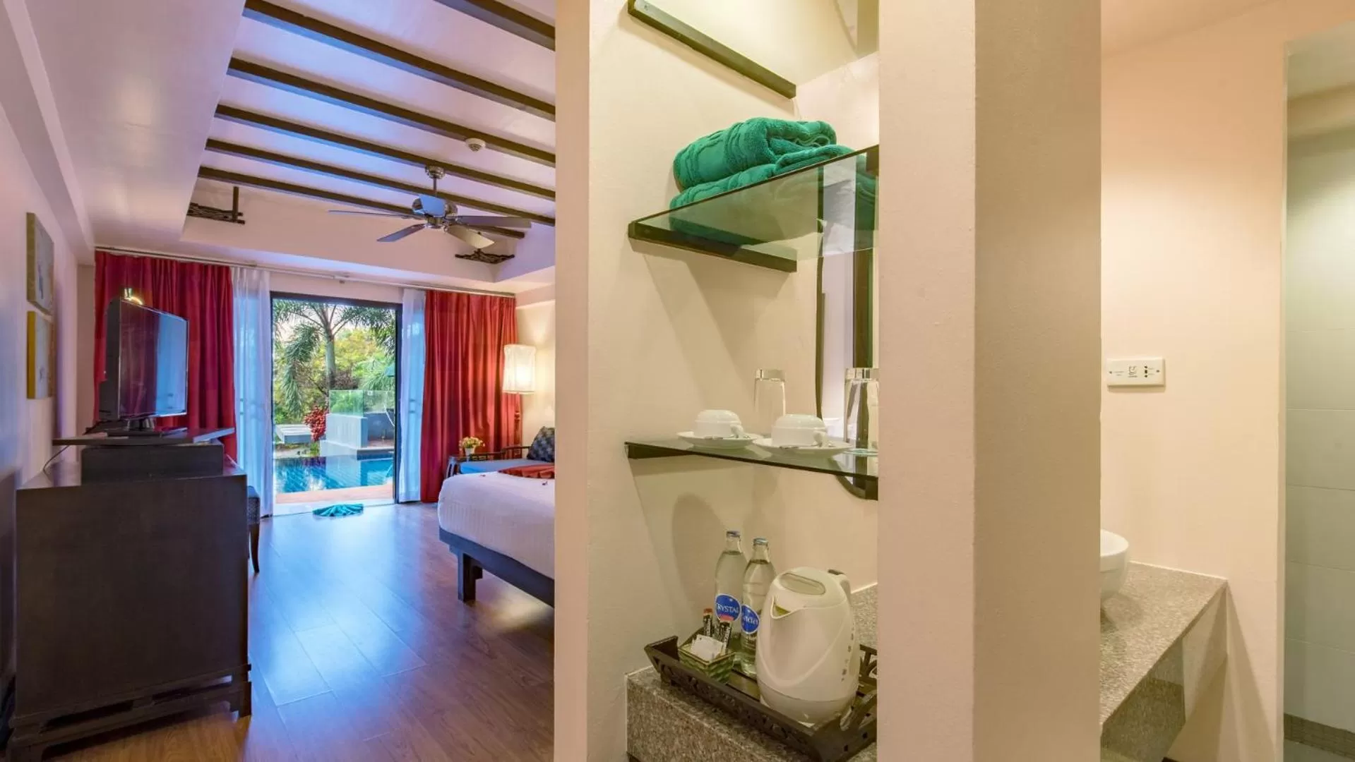 Coffee/tea facilities, Bed in Krabi Chada Resort