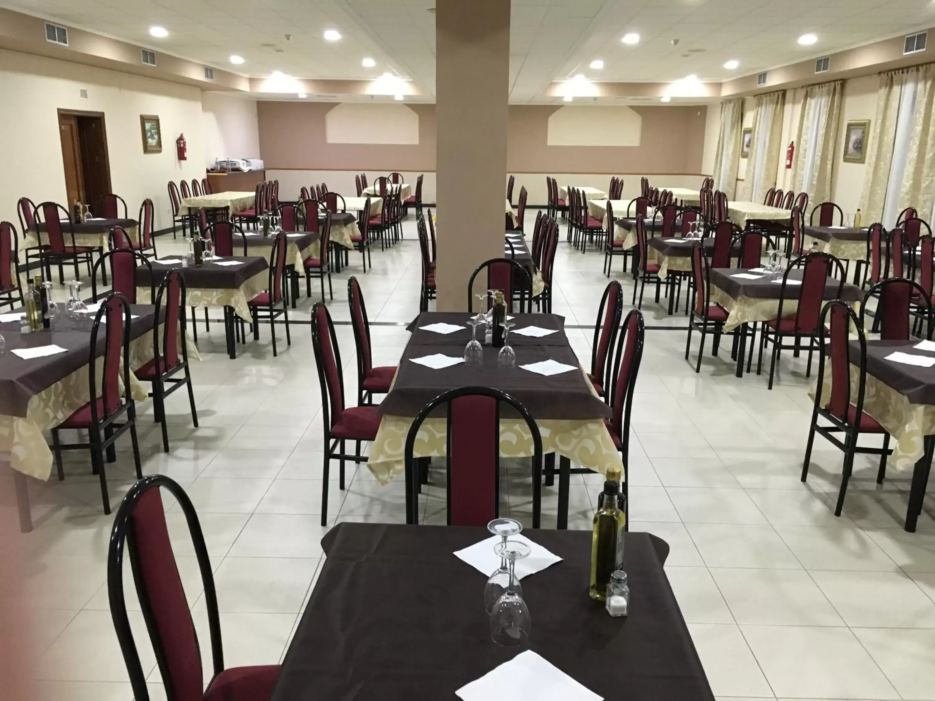 Restaurant/Places to Eat in Hotel Don Juan