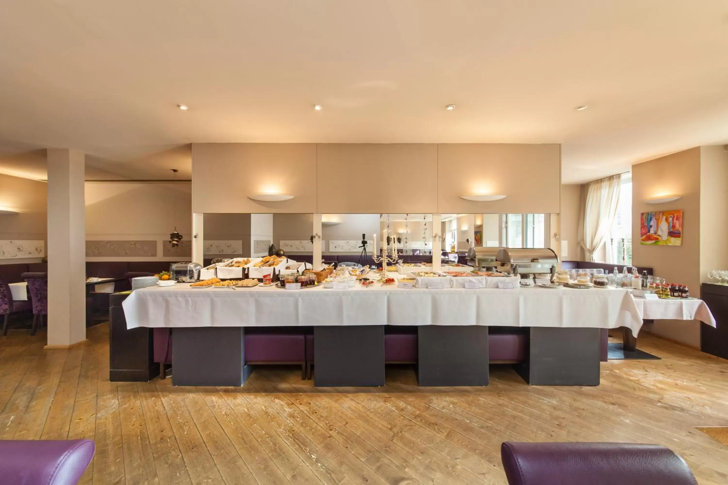 Buffet breakfast, Restaurant/Places to Eat in Novum Hotel Post Aschaffenburg