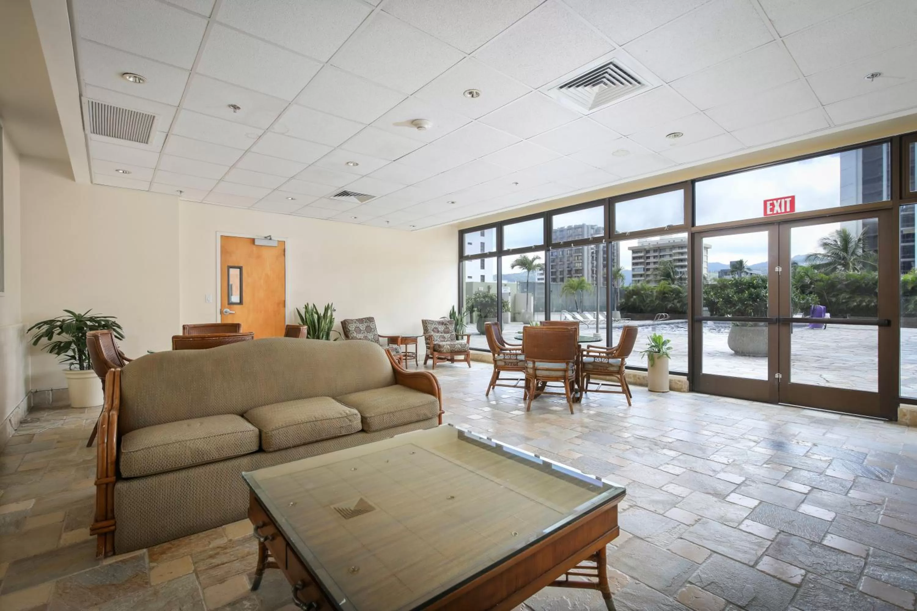 Communal lounge/ TV room in Aston Waikiki Sunset