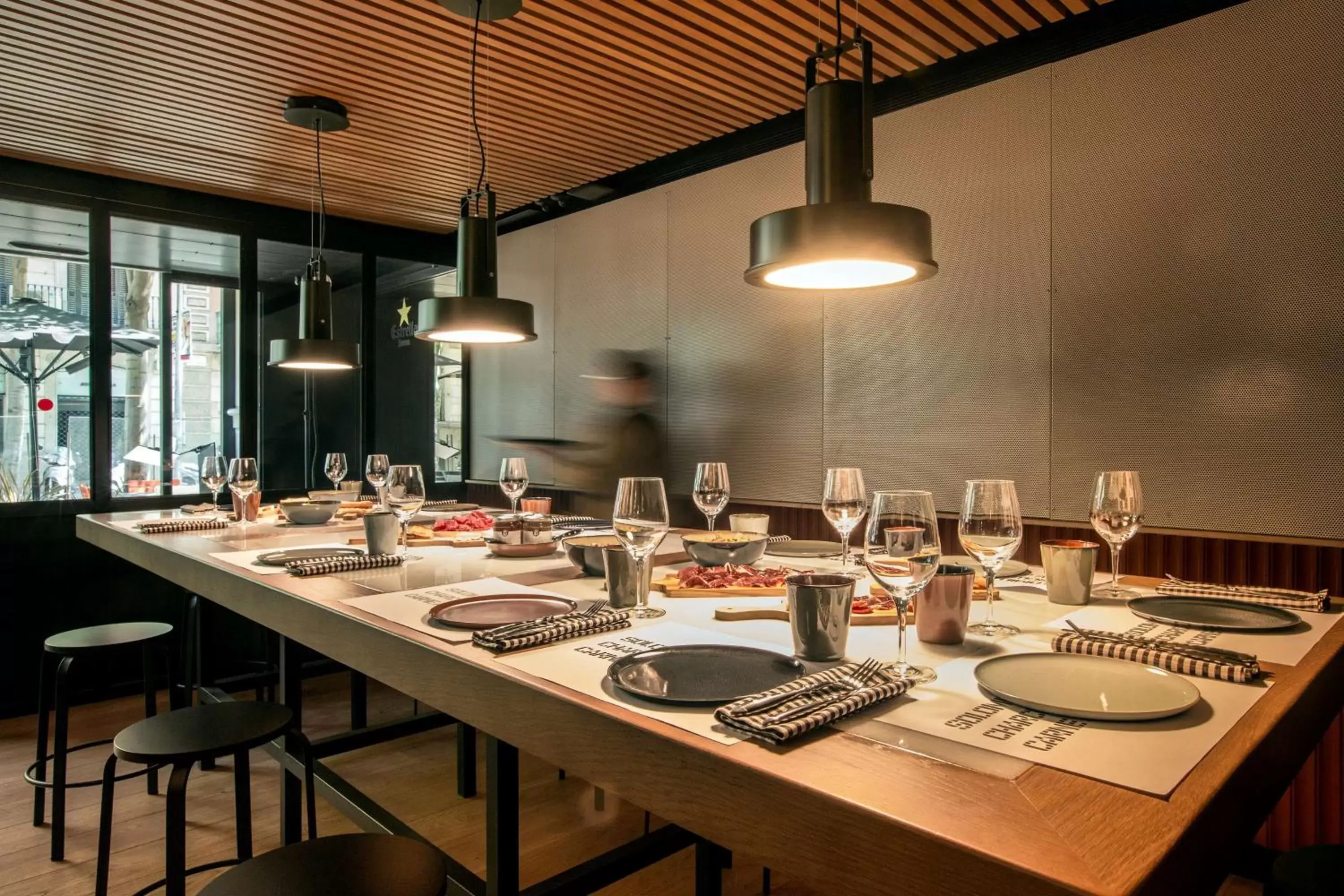 Lounge or bar, Restaurant/Places to Eat in Alexandra Barcelona Hotel, Curio Collection by Hilton