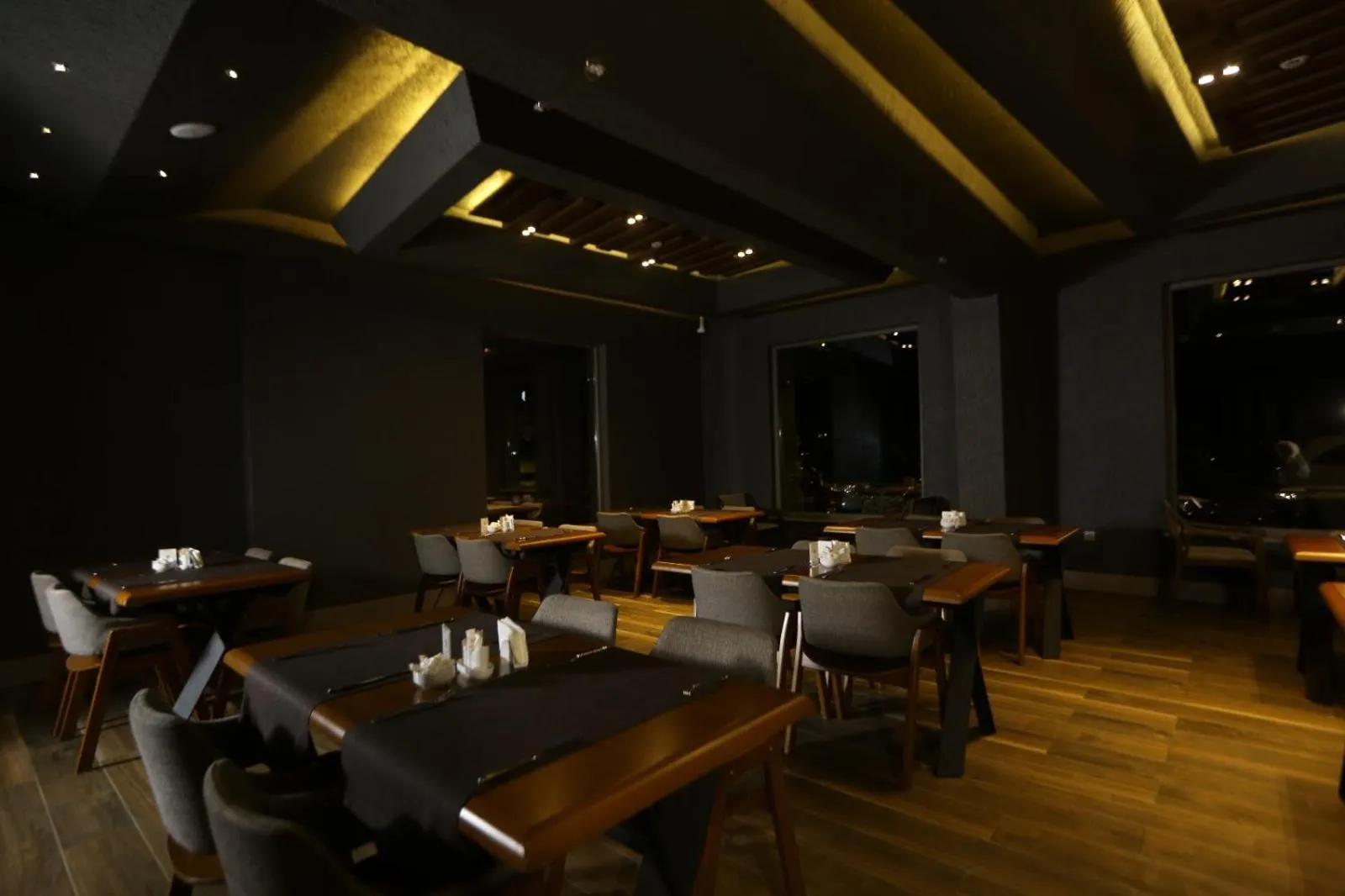 Restaurant/places to eat in The Erzurum Hotel