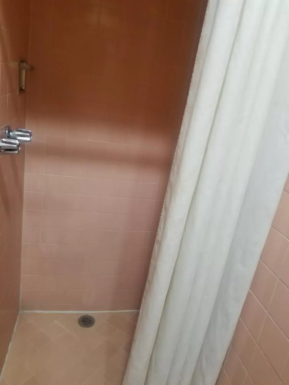Bathroom in Palm Motel