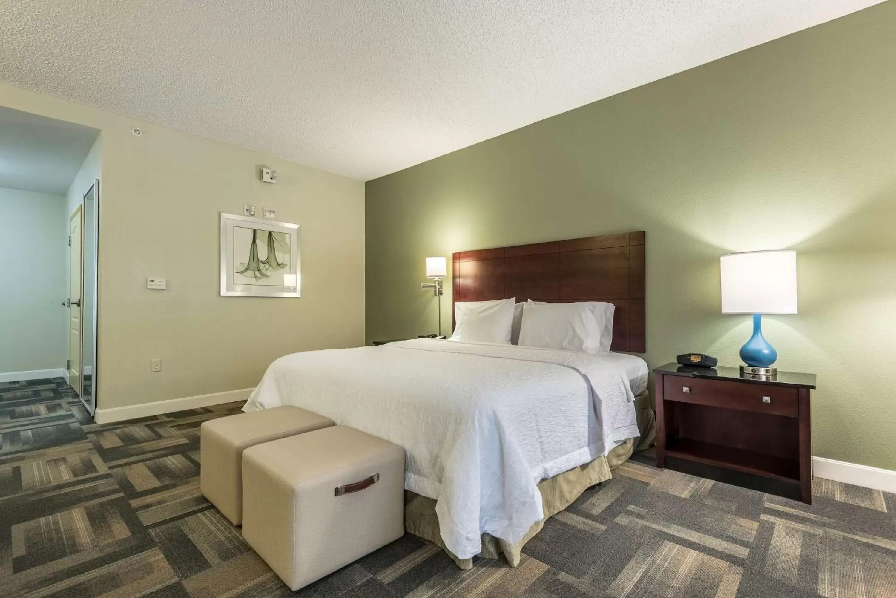 Bed in Hampton Inn & Suites Orlando-South Lake Buena Vista