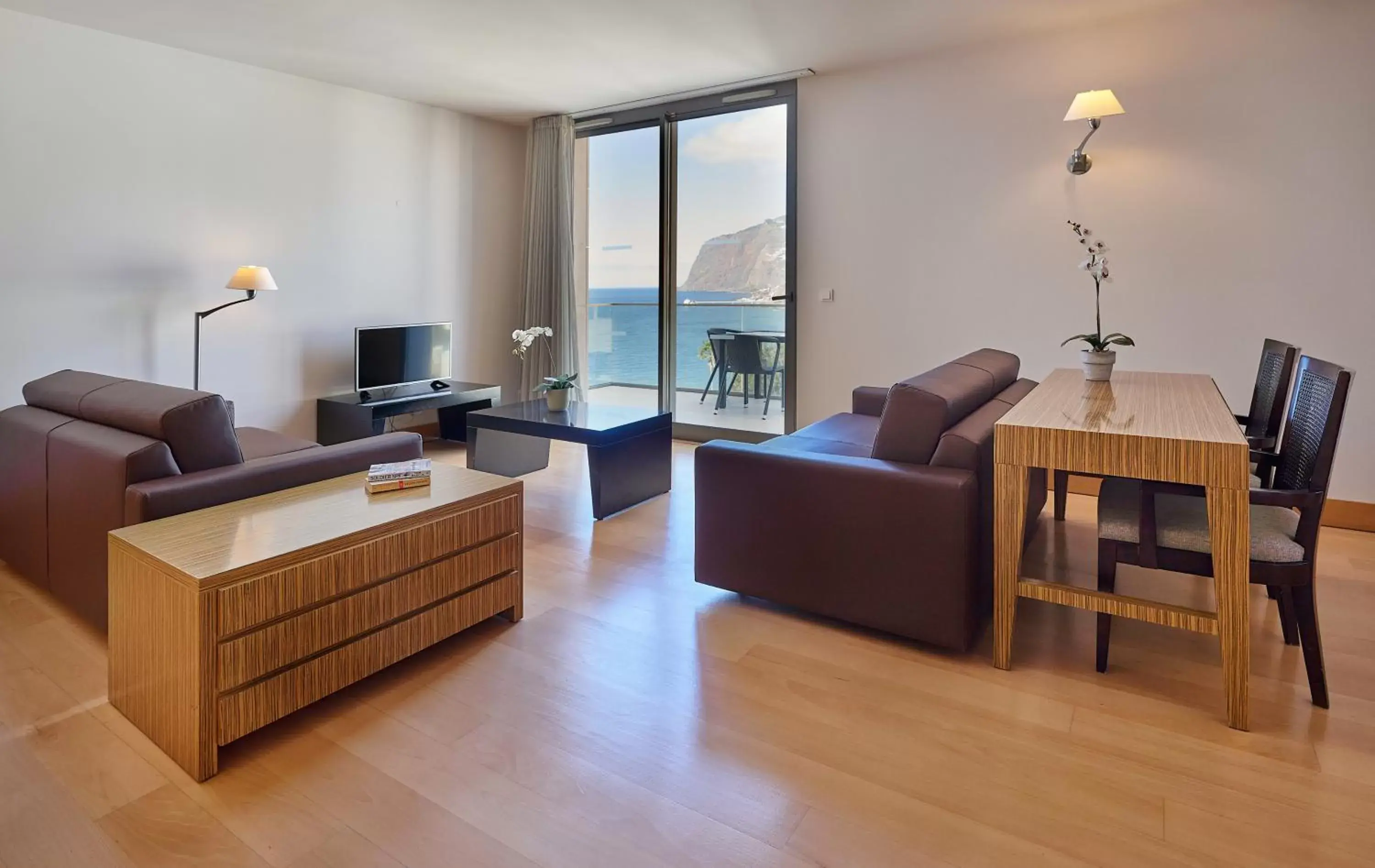 Living room, Seating Area in Golden Residence Hotel