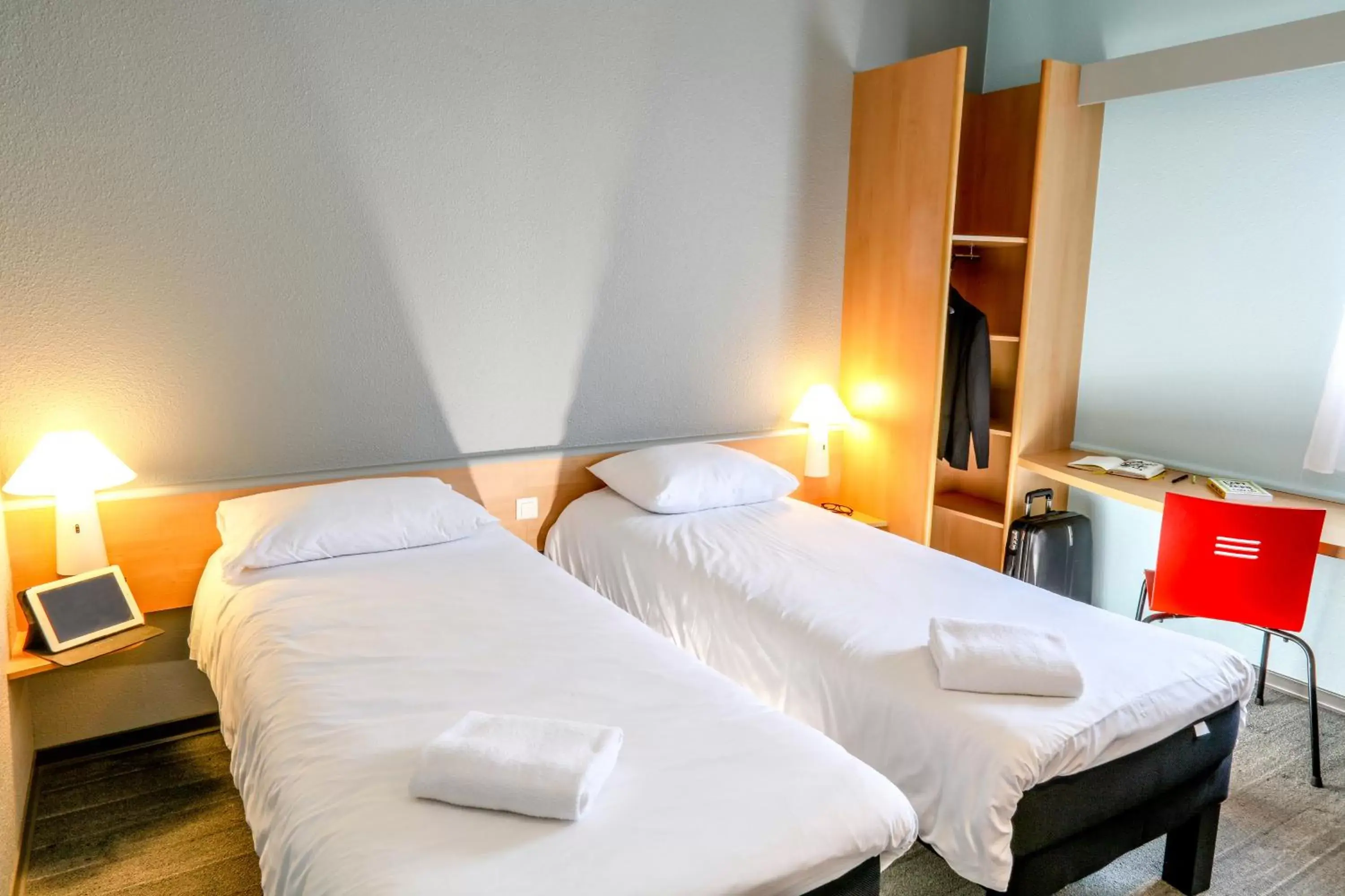Bedroom, Bed in ibis Orange Sud Bedroom, Bed in ibis Orange Sud