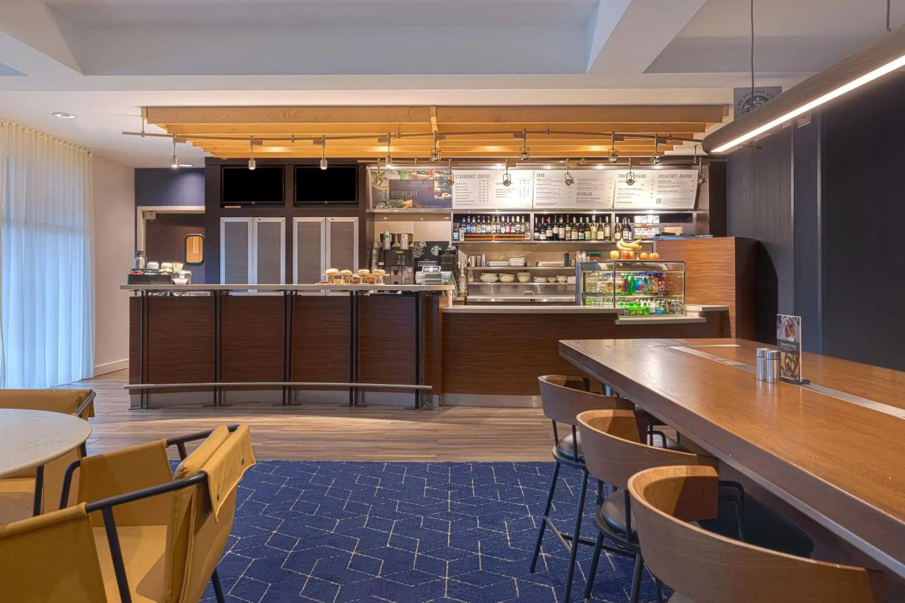 Restaurant/places to eat, Lounge/Bar in Courtyard by Marriott Portland Southeast/Clackamas