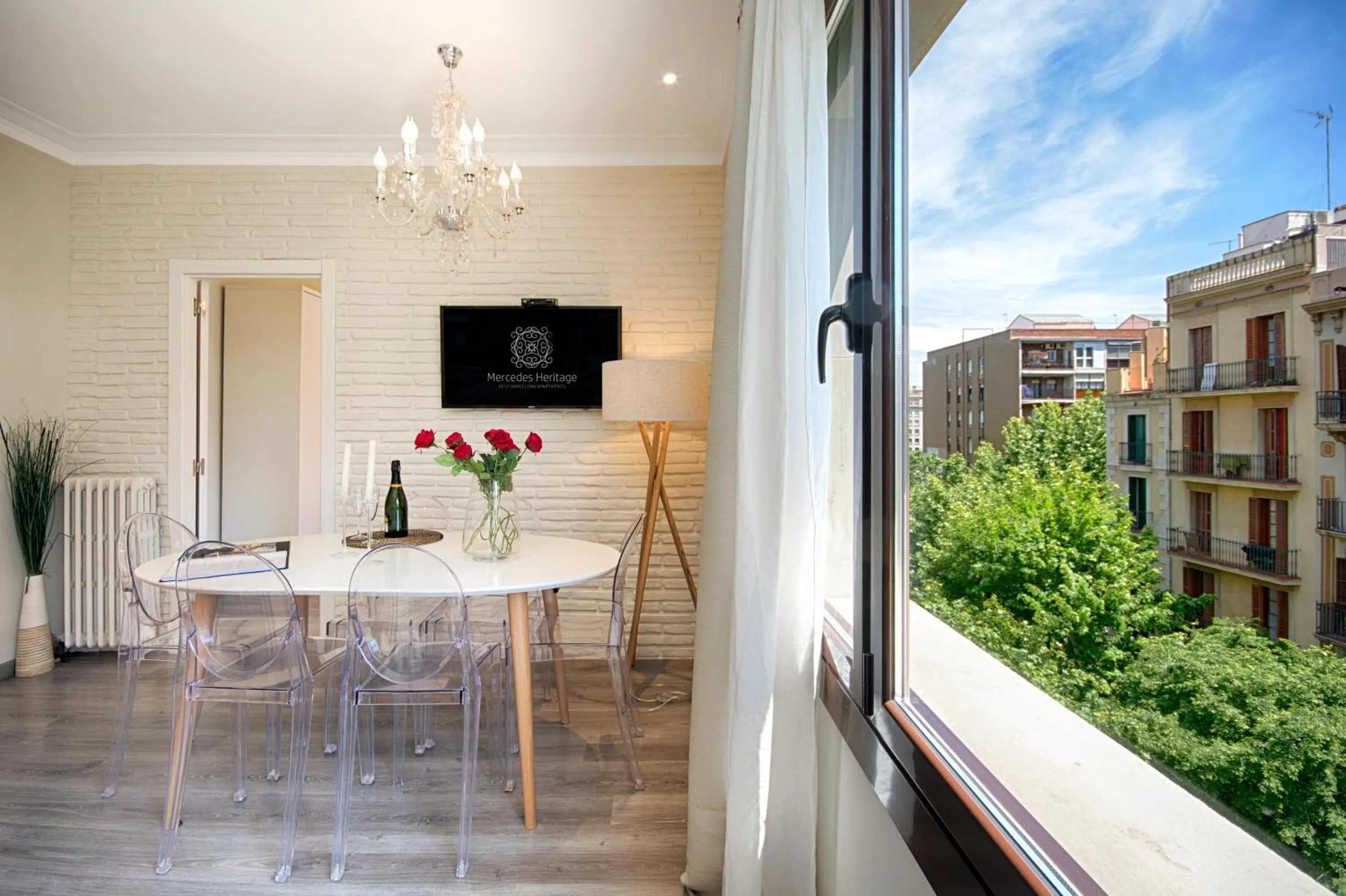 TV and multimedia in Eixample Building Apartments by Mercedes Heritage