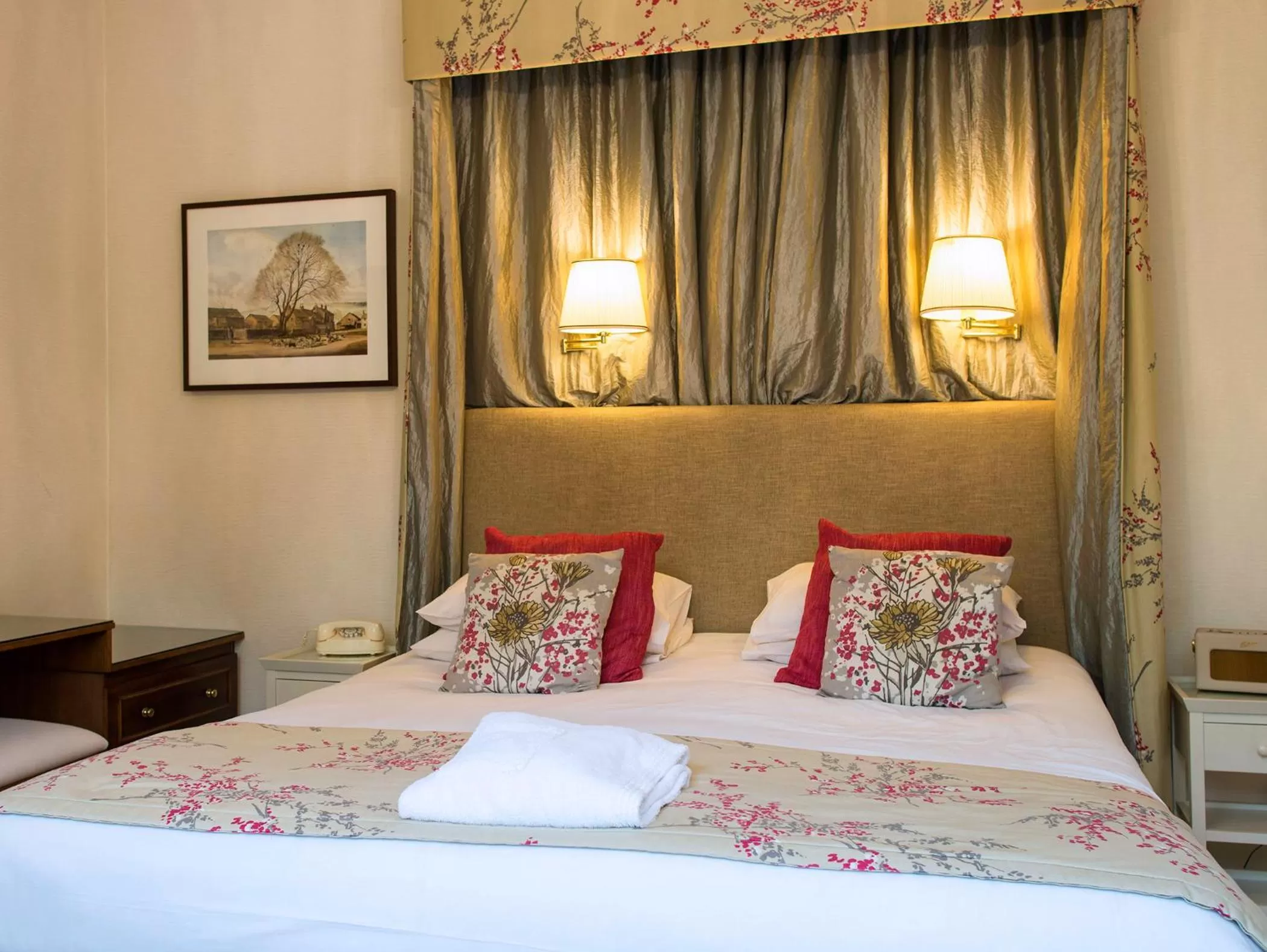 Bedroom, Bed in Ascot House