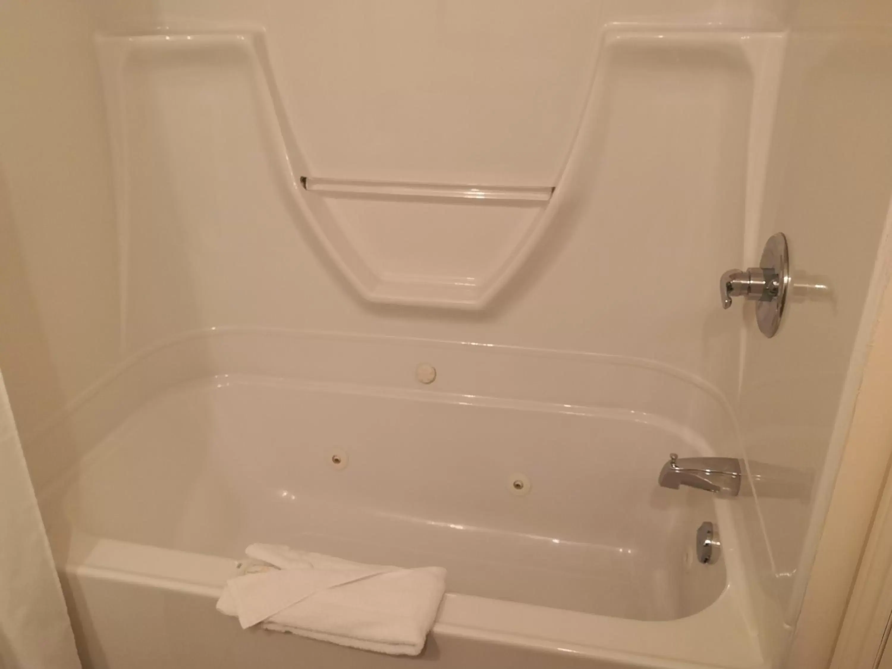 Bathroom in Quality Inn & Suites Hawkesbury