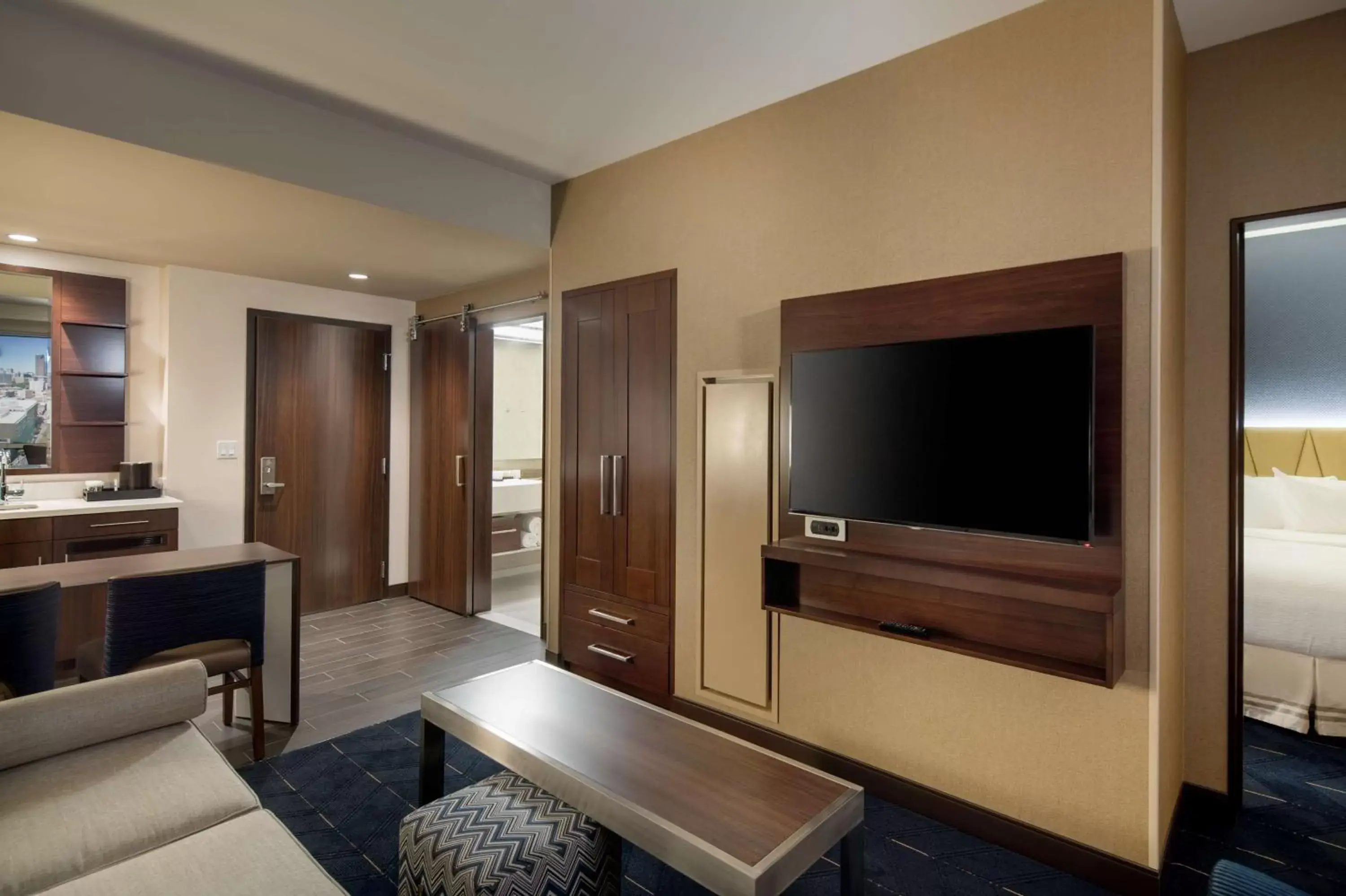 Living room, TV/Entertainment Center in Embassy Suites By Hilton Seattle Downtown Pioneer Square