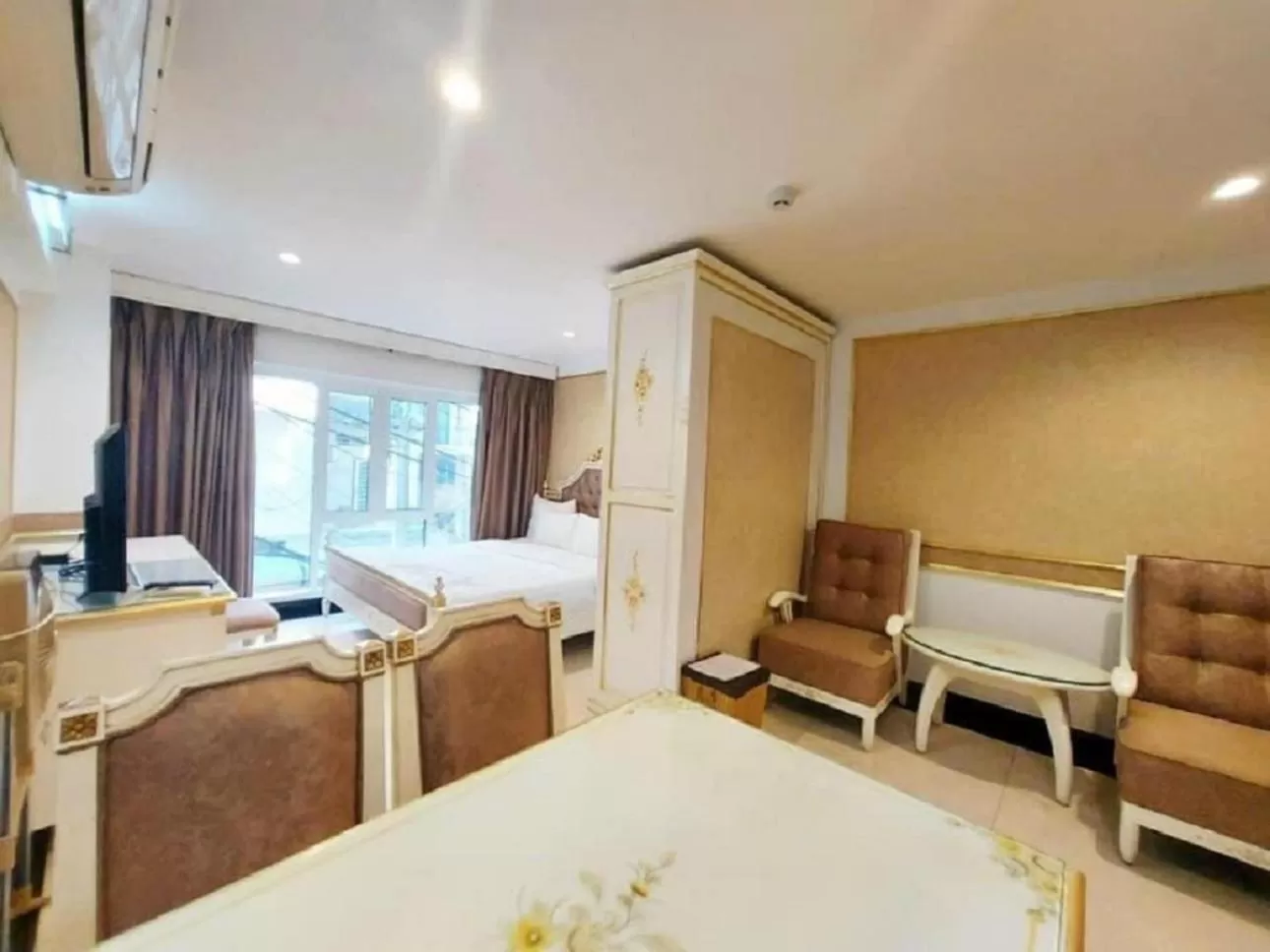 Photo of the whole room in 345AB Sai Gon Hotel