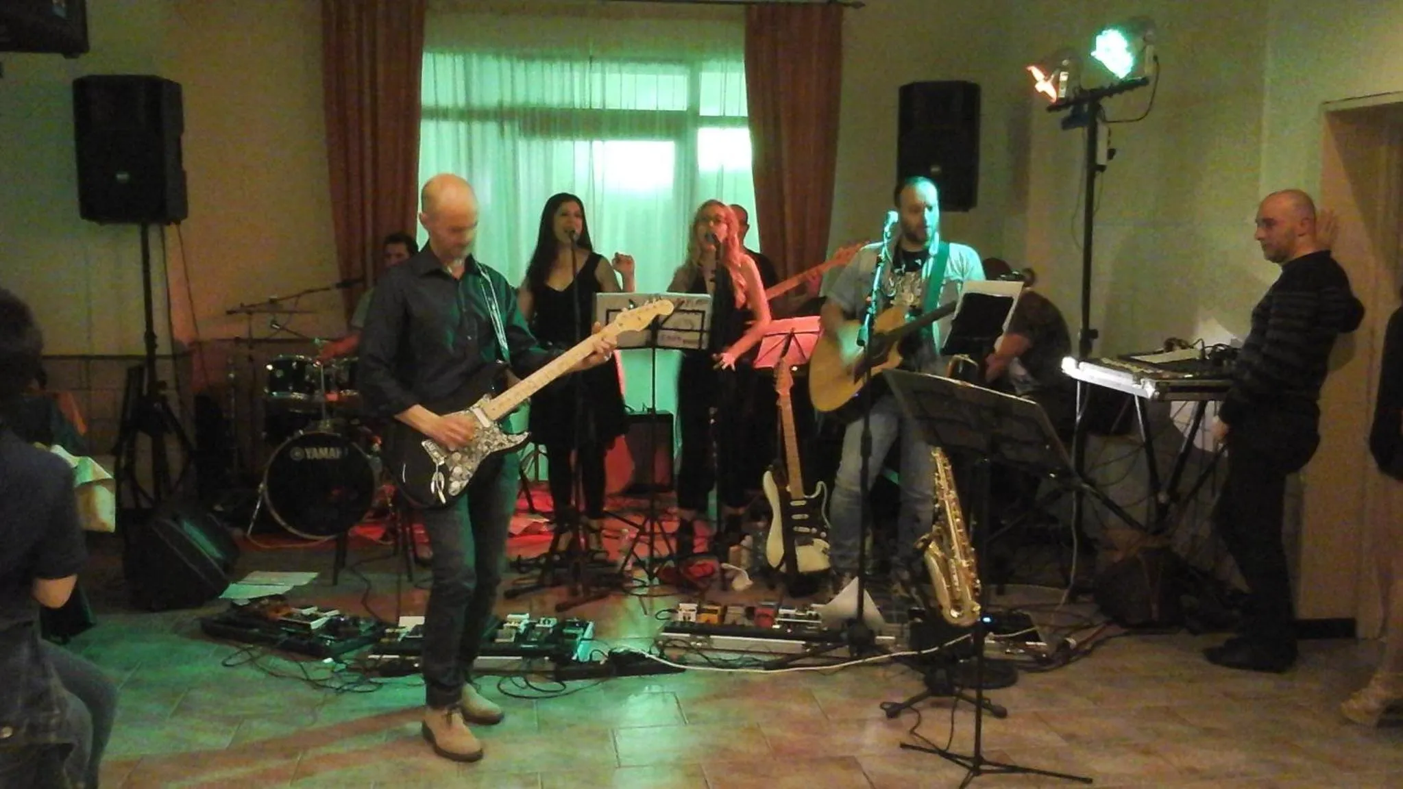 Karaoke in Hotel Genius