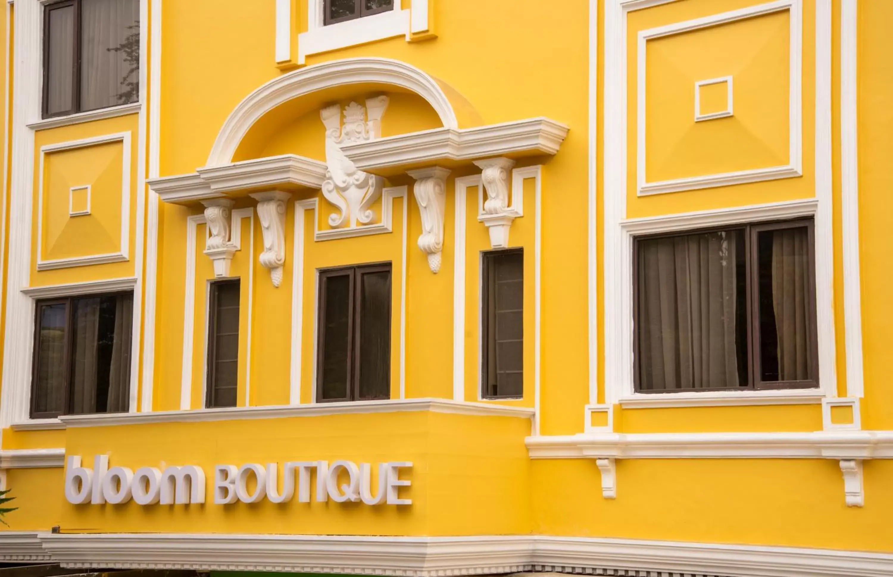 Property building in Bloom Boutique l GK-1 Property building in Bloom Boutique l GK-1