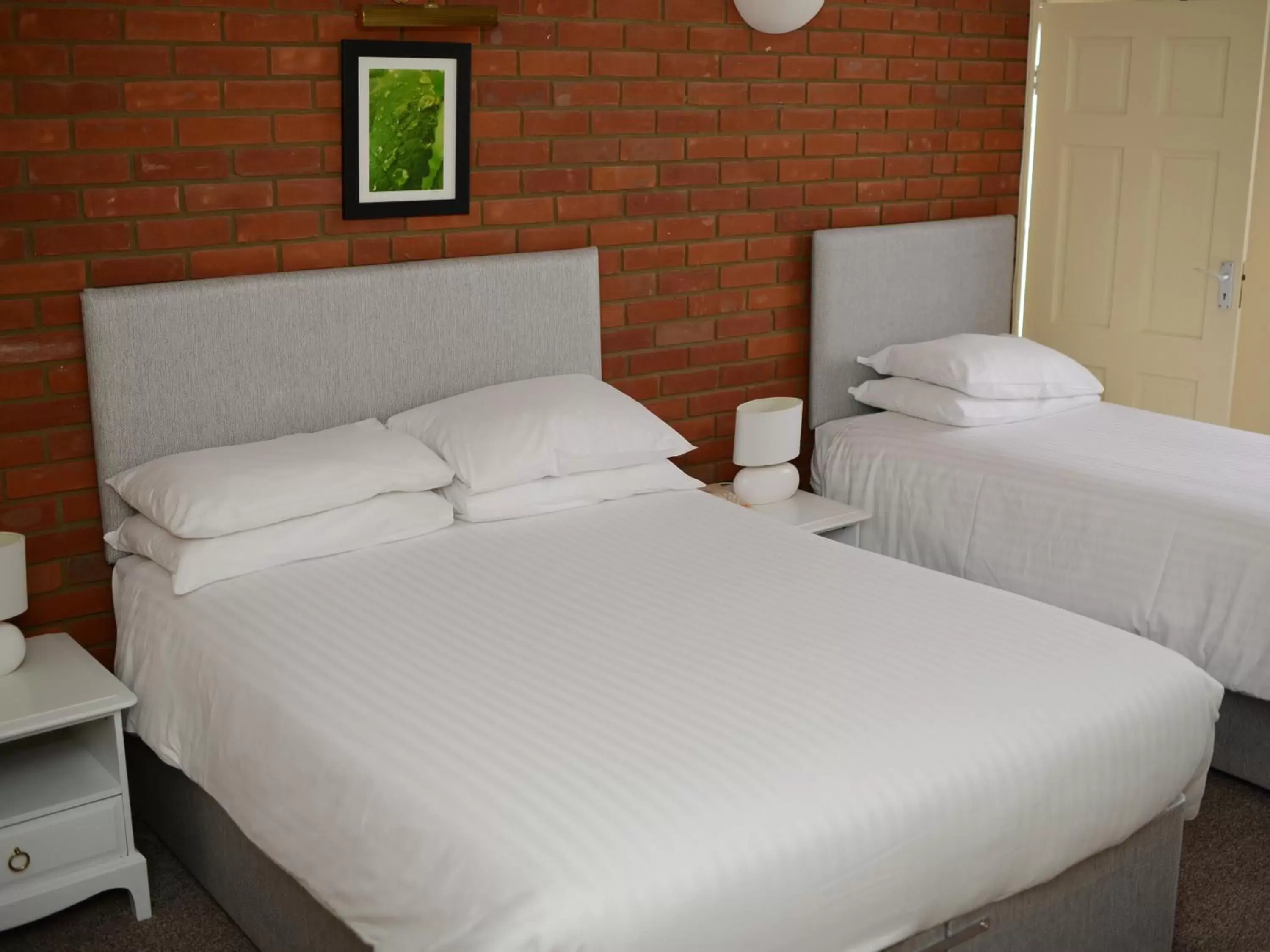 Triple Room in Park Hill Hotel