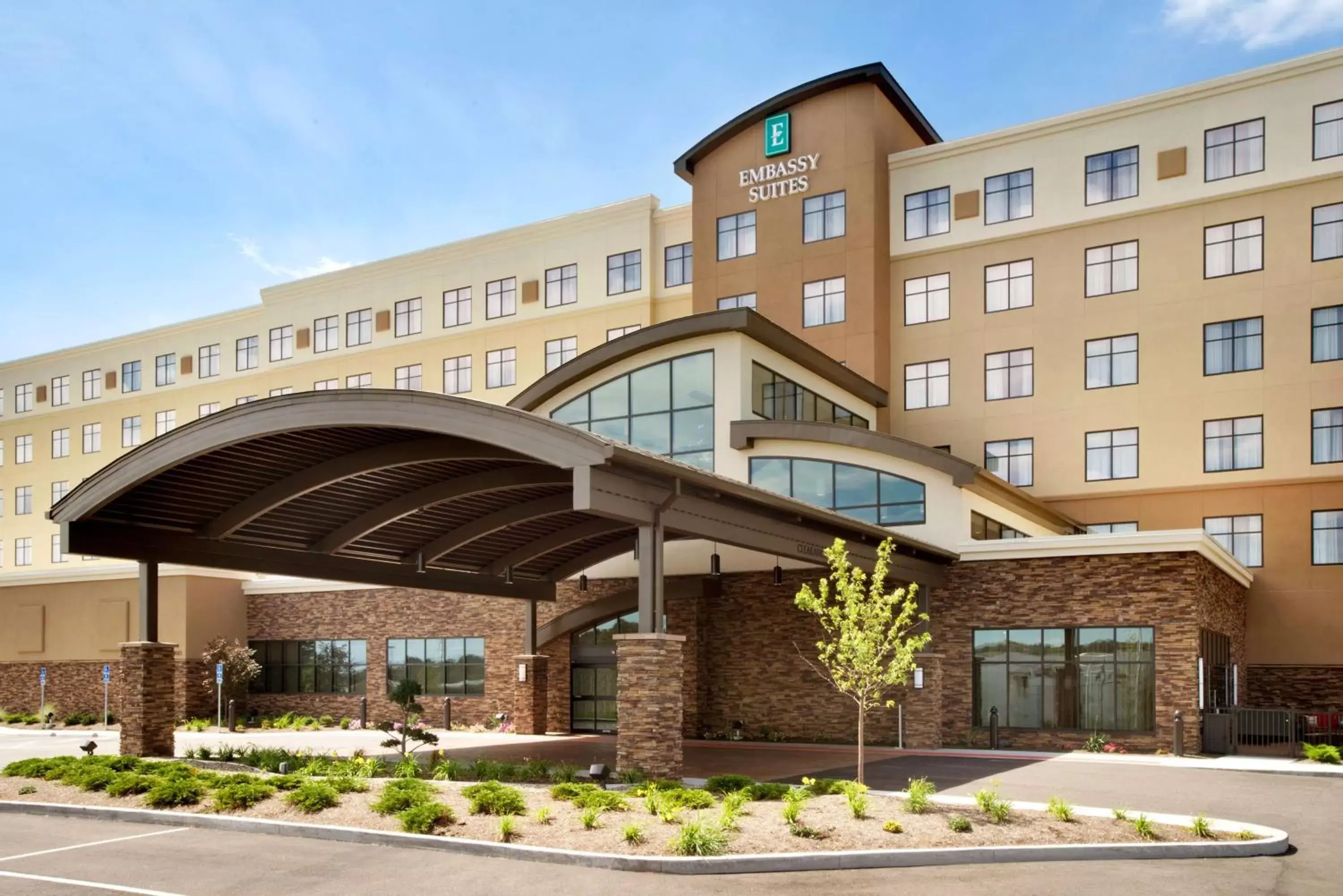 Property Building in Embassy Suites by Hilton Akron Canton Airport