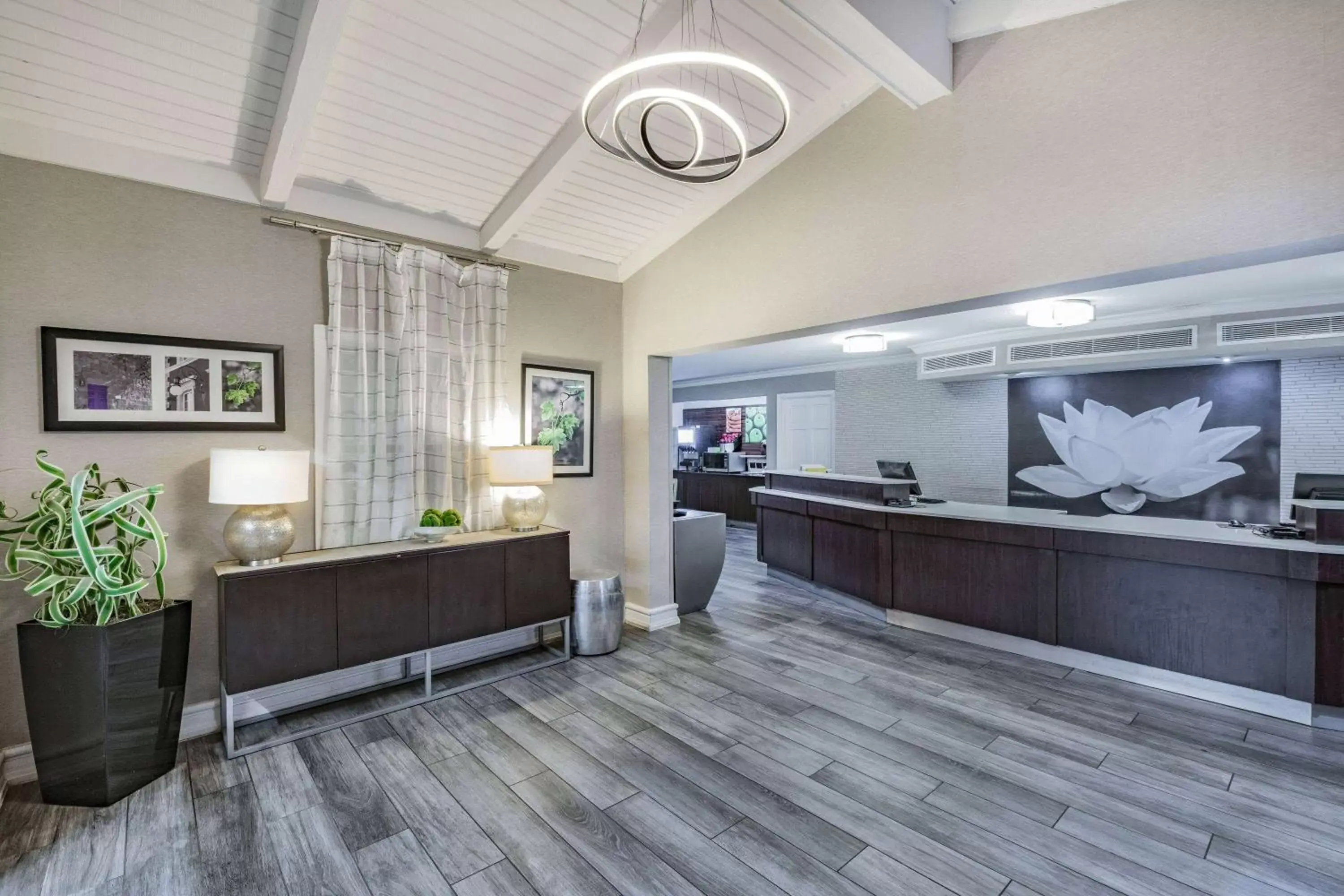 Lobby or reception, Lobby/Reception in La Quinta Inn by Wyndham Laredo I-35