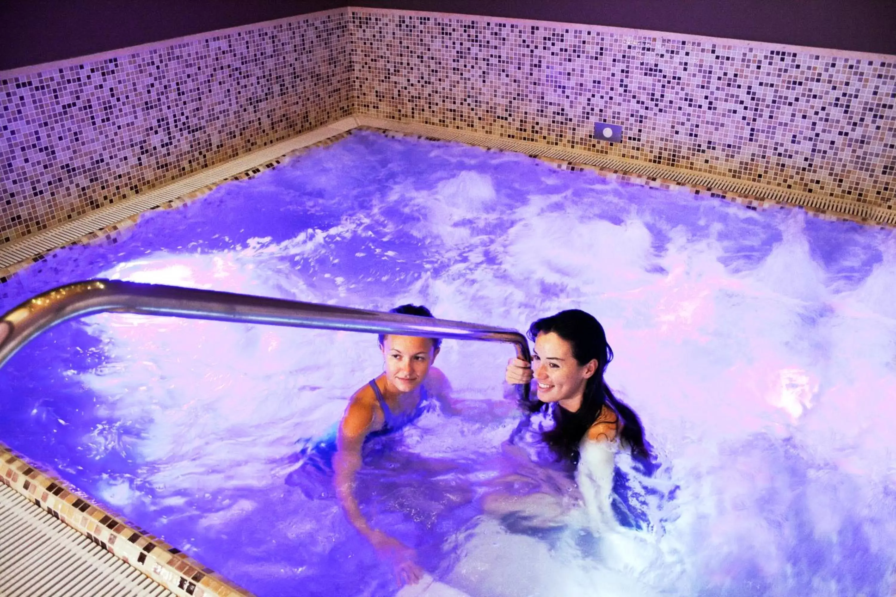 Hot Tub, Swimming Pool in Sovrana Hotel & SPA