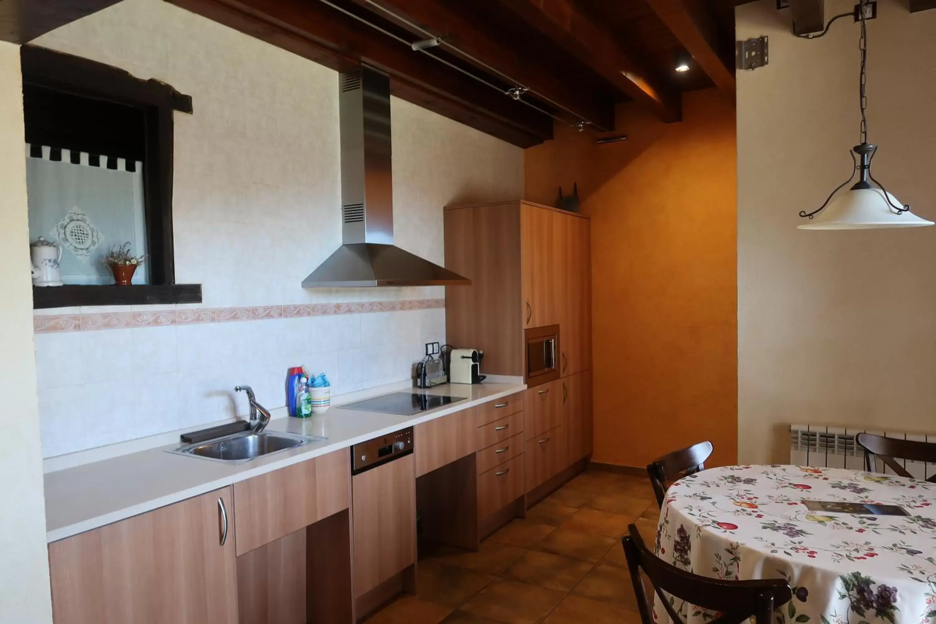 Kitchen/Kitchenette in La Casassa de Ribes