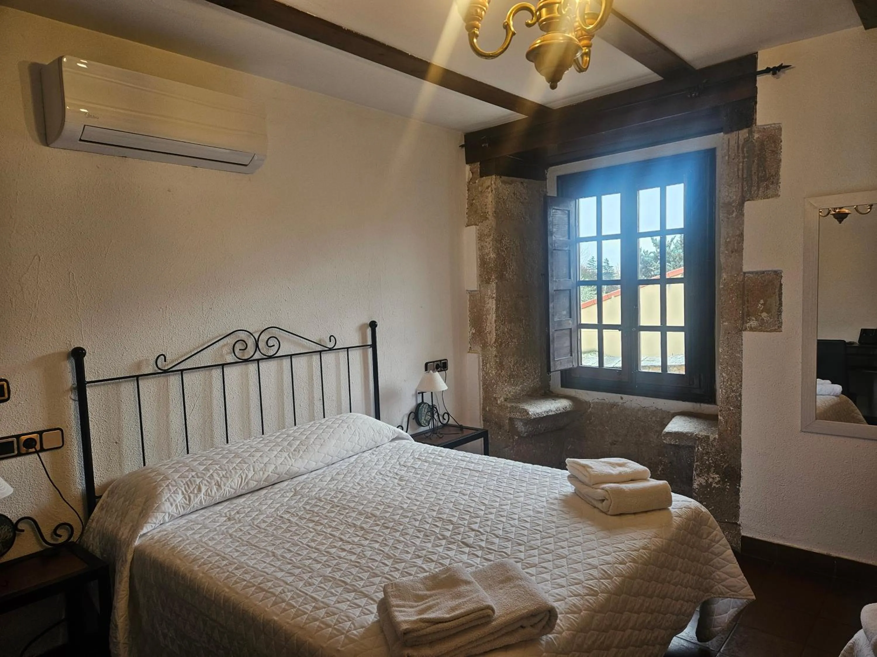 Bedroom, Bed in Hosteria Real de Zamora