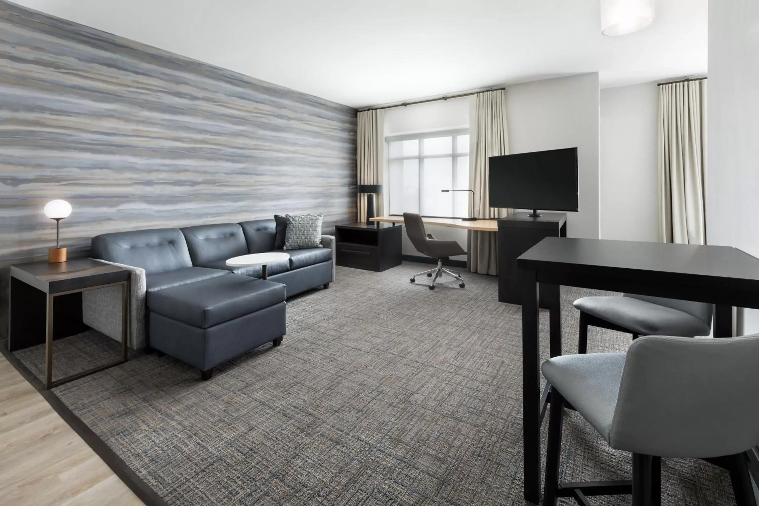 Bedroom, Seating Area in Residence Inn Long Island Garden City