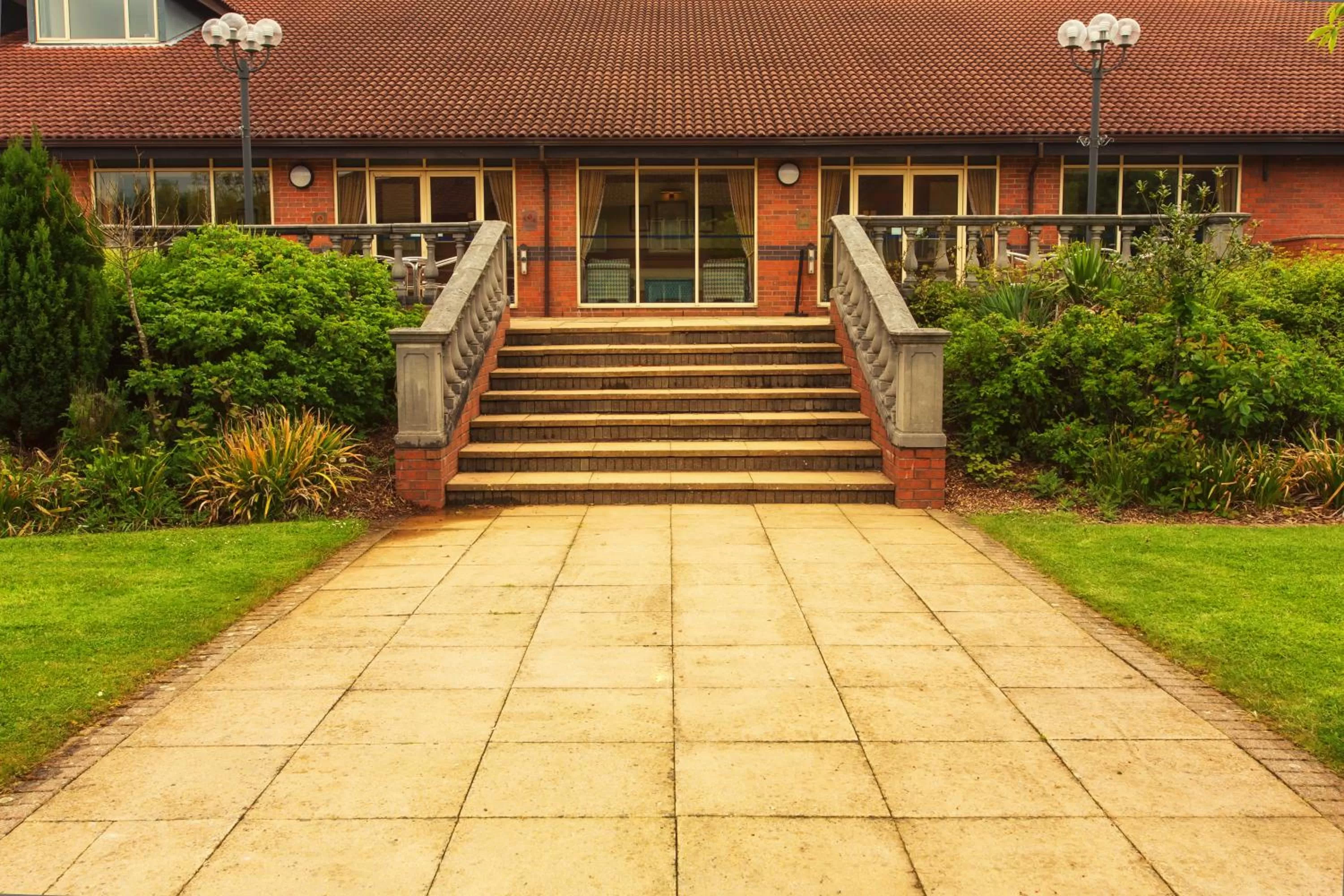 Property building in Mercure Daventry Court Hotel