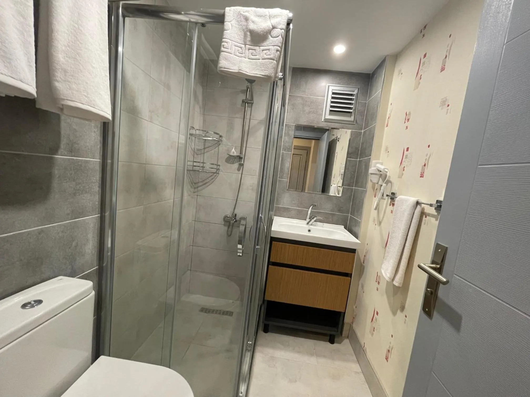 Shower in OPERA Hotel Antalya