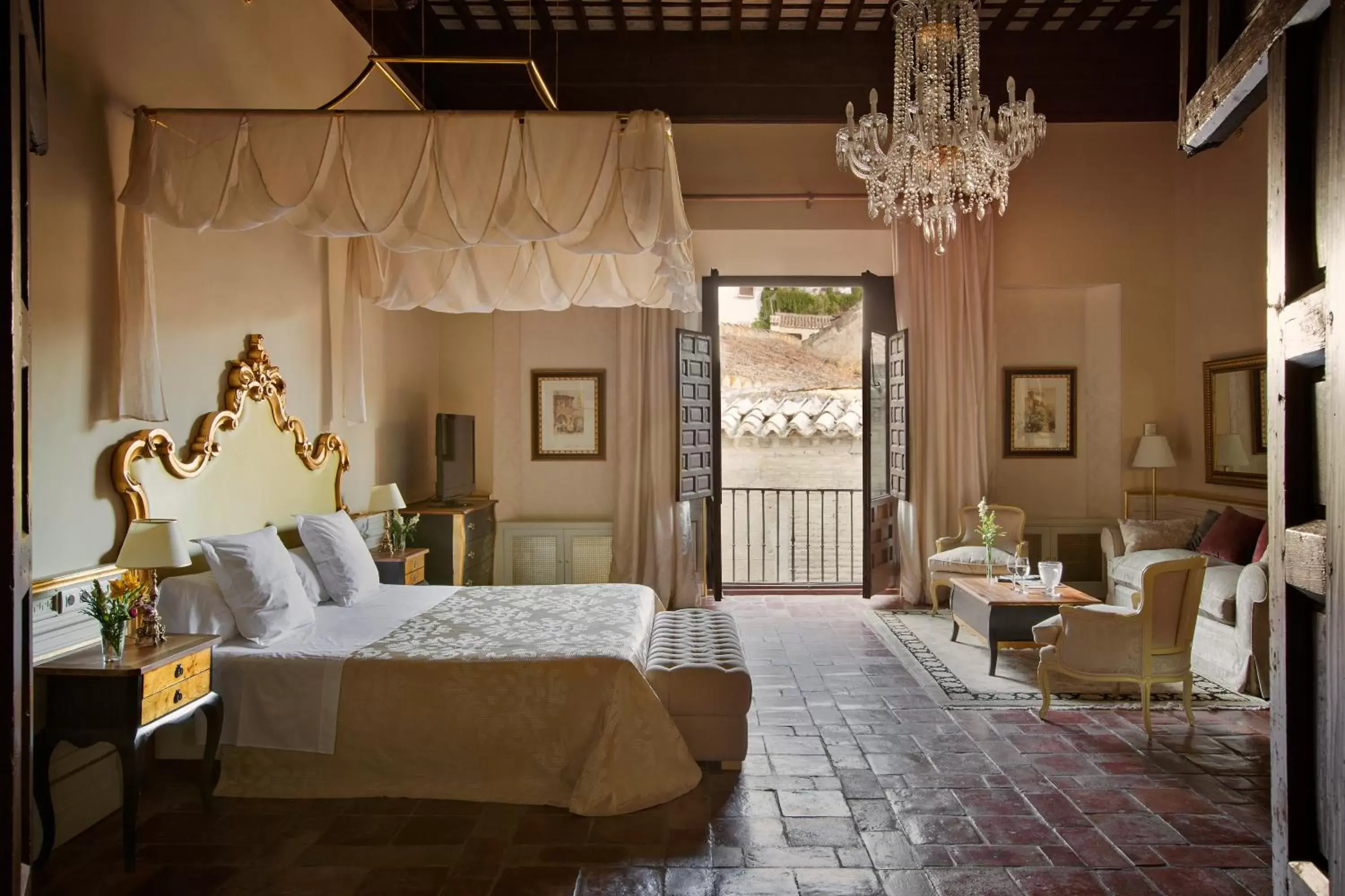 Photo of the whole room in Hotel Casa 1800 Granada