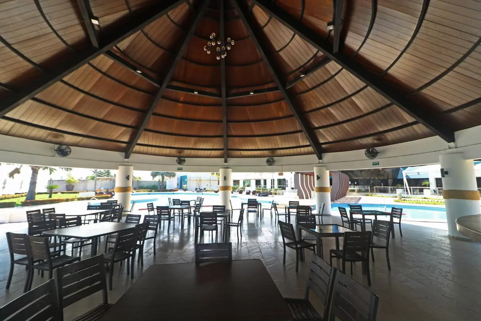 Lobby or reception, Restaurant/Places to Eat in Holiday Inn Tuxpan - Convention Center, an IHG Hotel