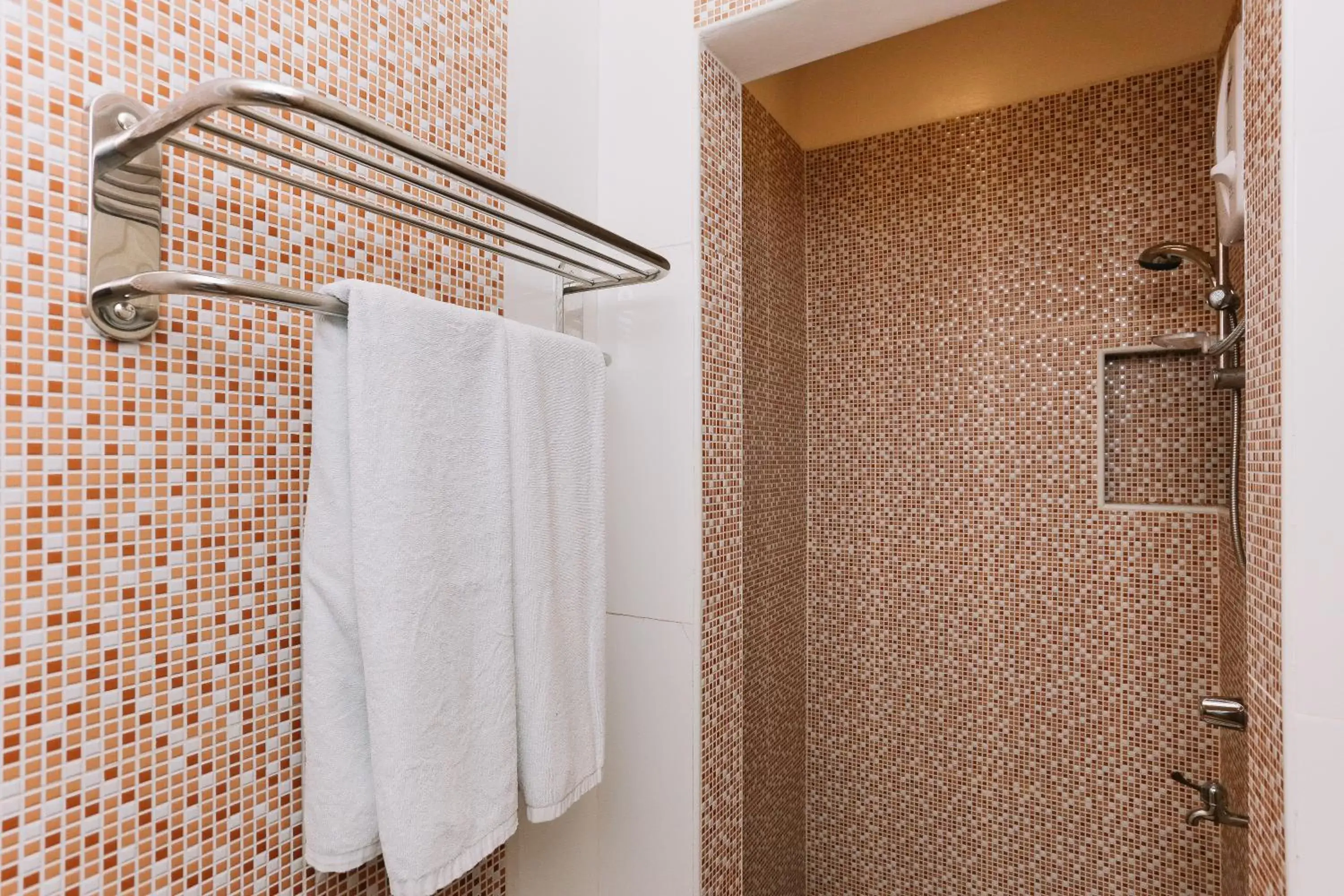 Bathroom in Turtle Bay Dive Resort