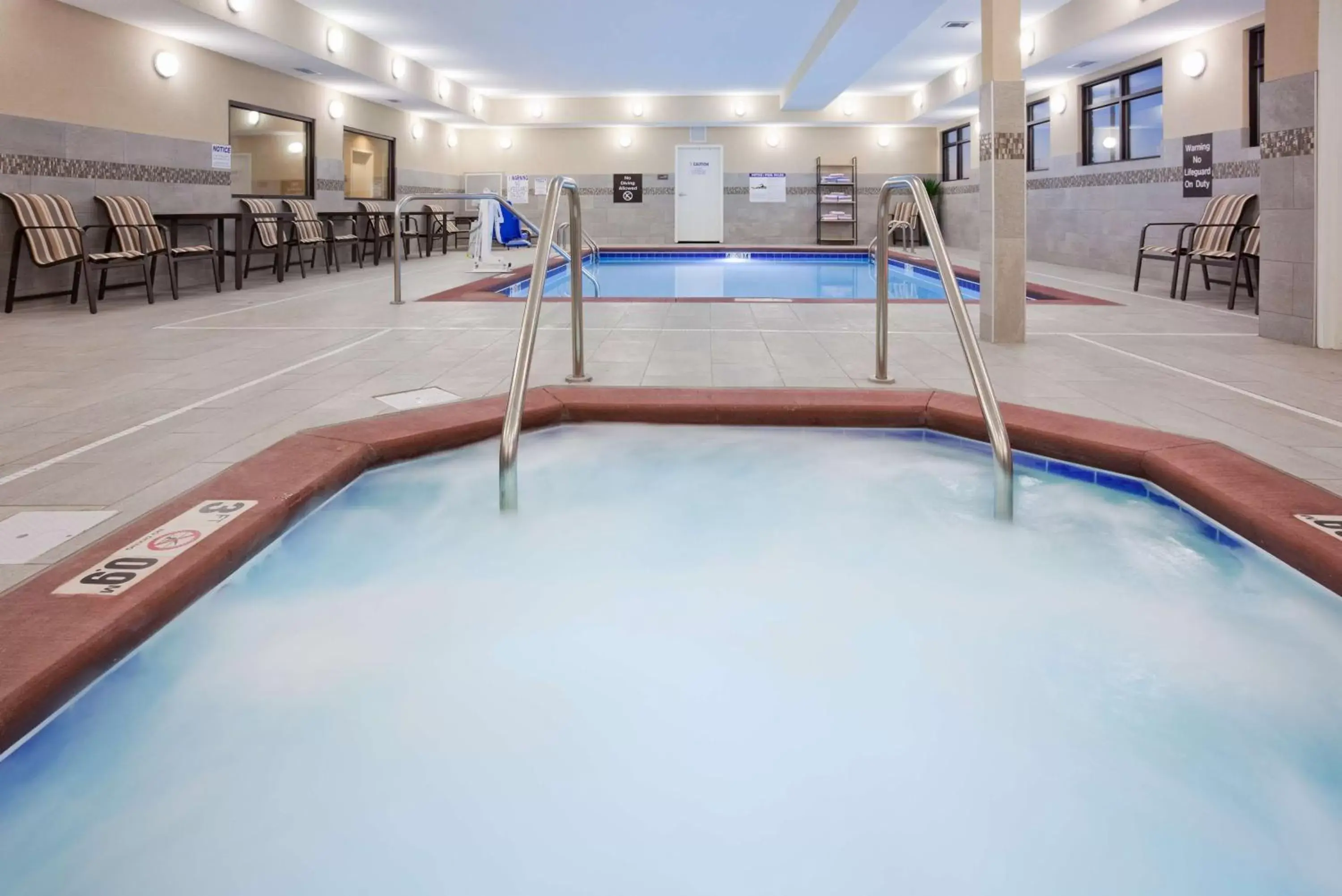 Swimming Pool in Homewood Suites Davenport
