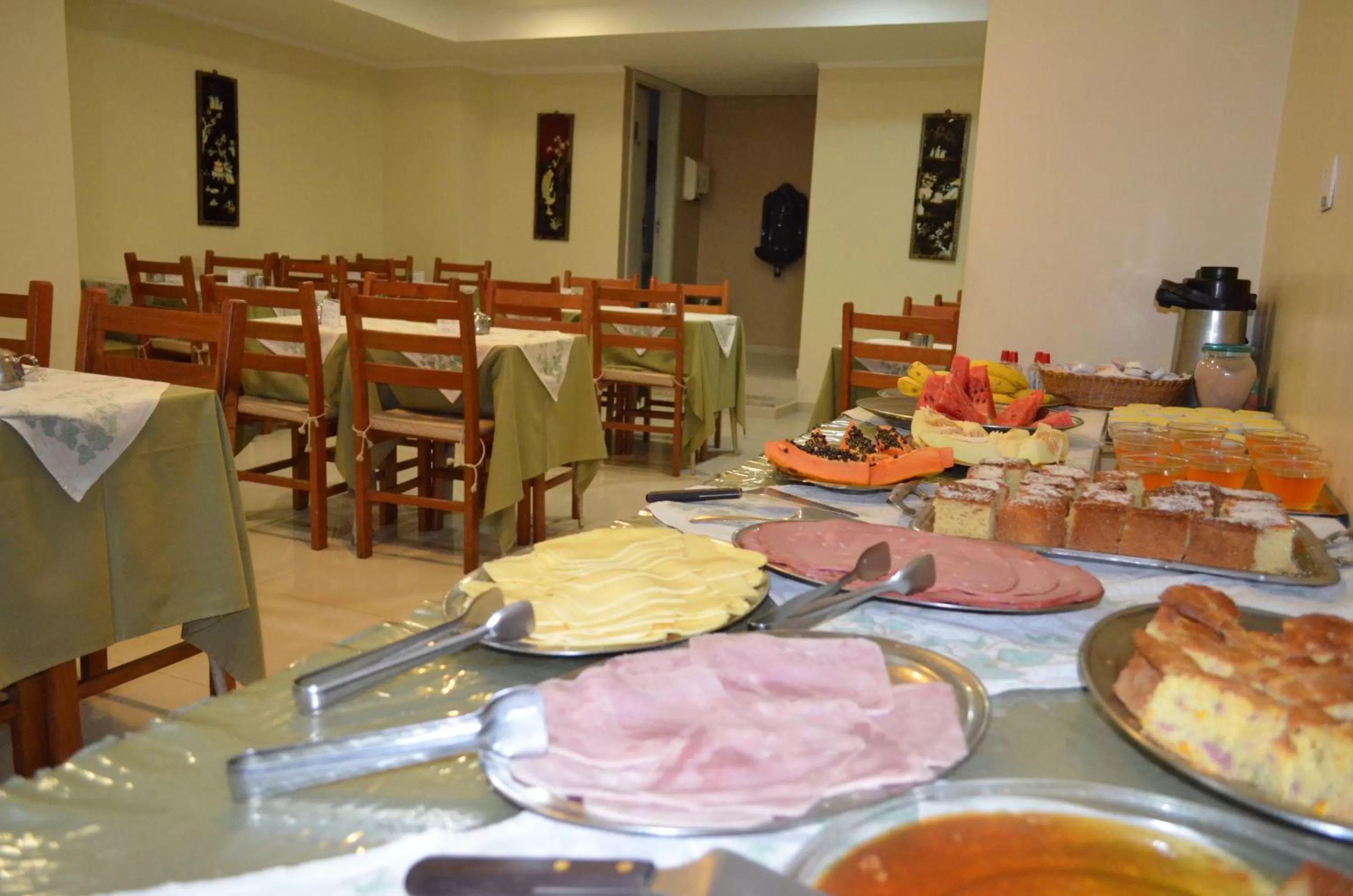 Food and drinks in Lux Hotel