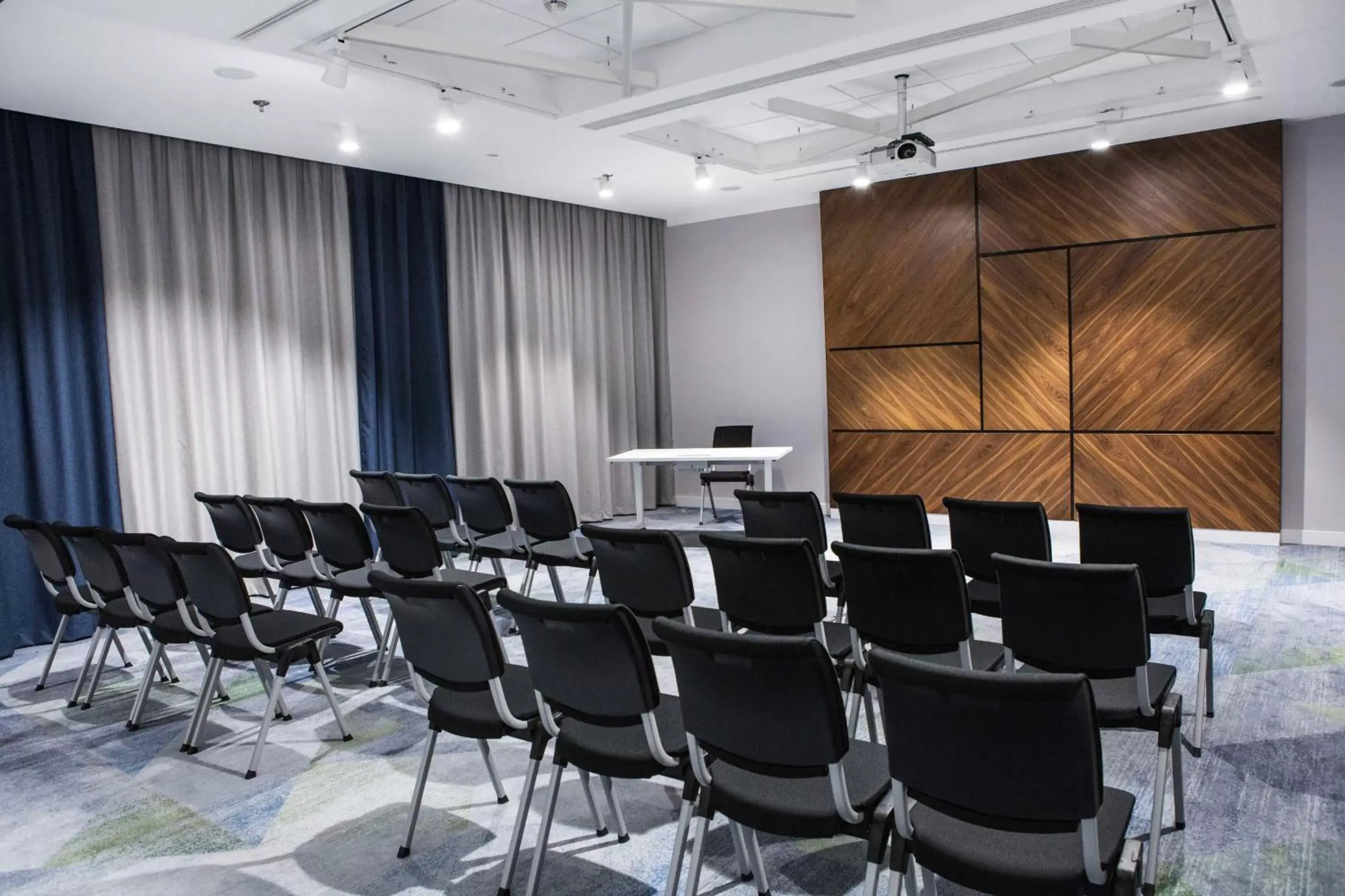 Meeting/conference room in Courtyard by Marriott Katowice City Center