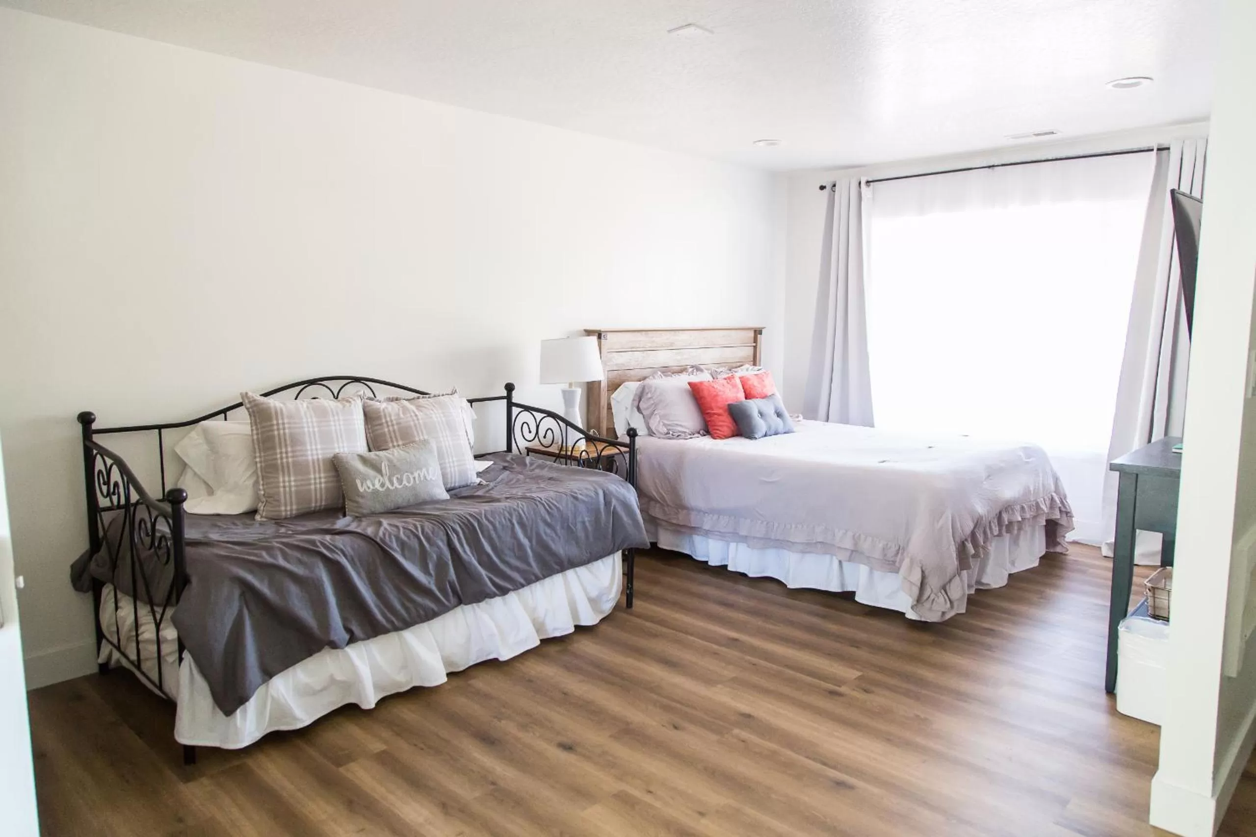 Bedroom, Bed in Happy Trails BnB