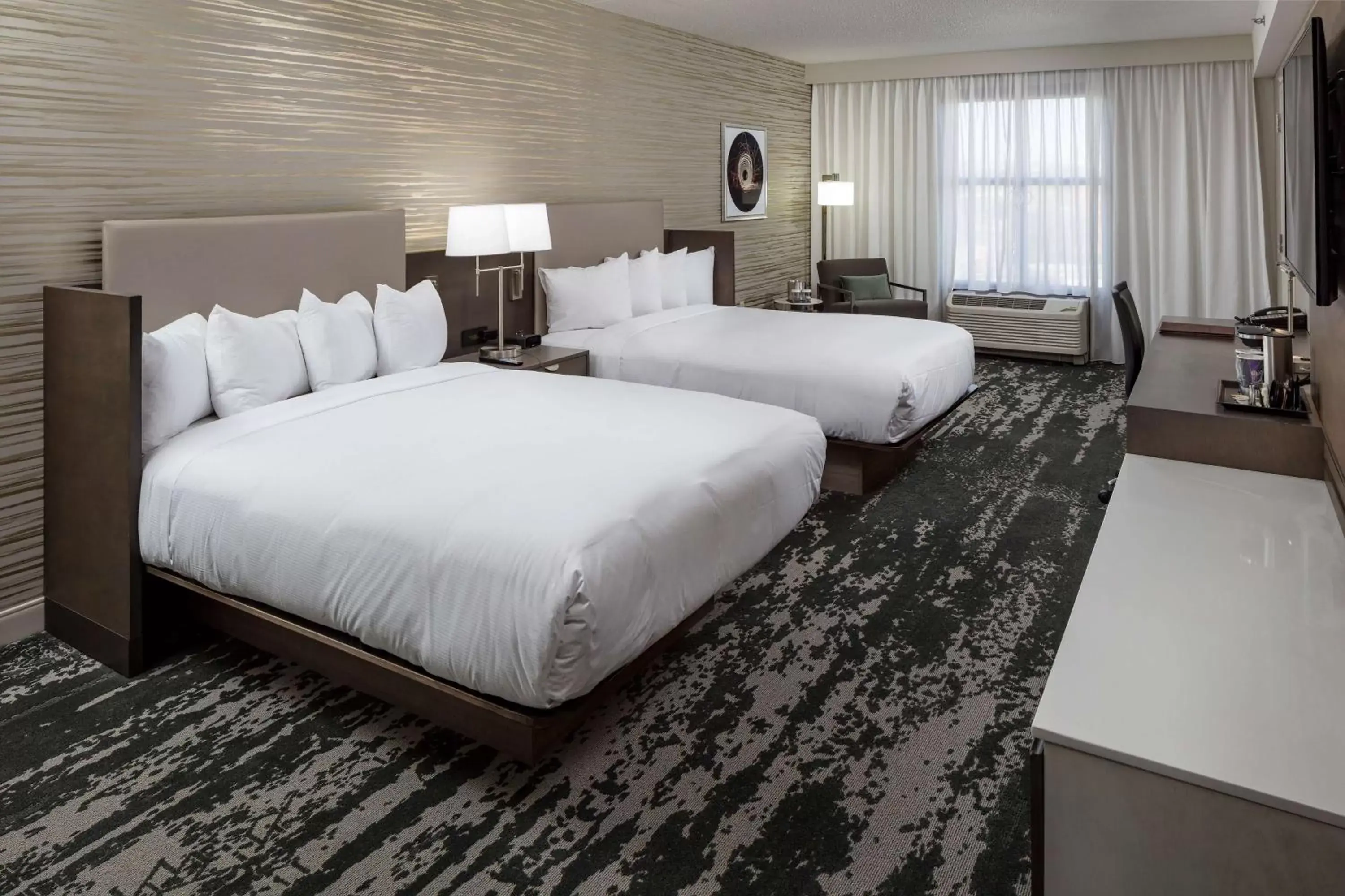 Bedroom, Bed in DoubleTree by Hilton Boston Logan Airport Chelsea