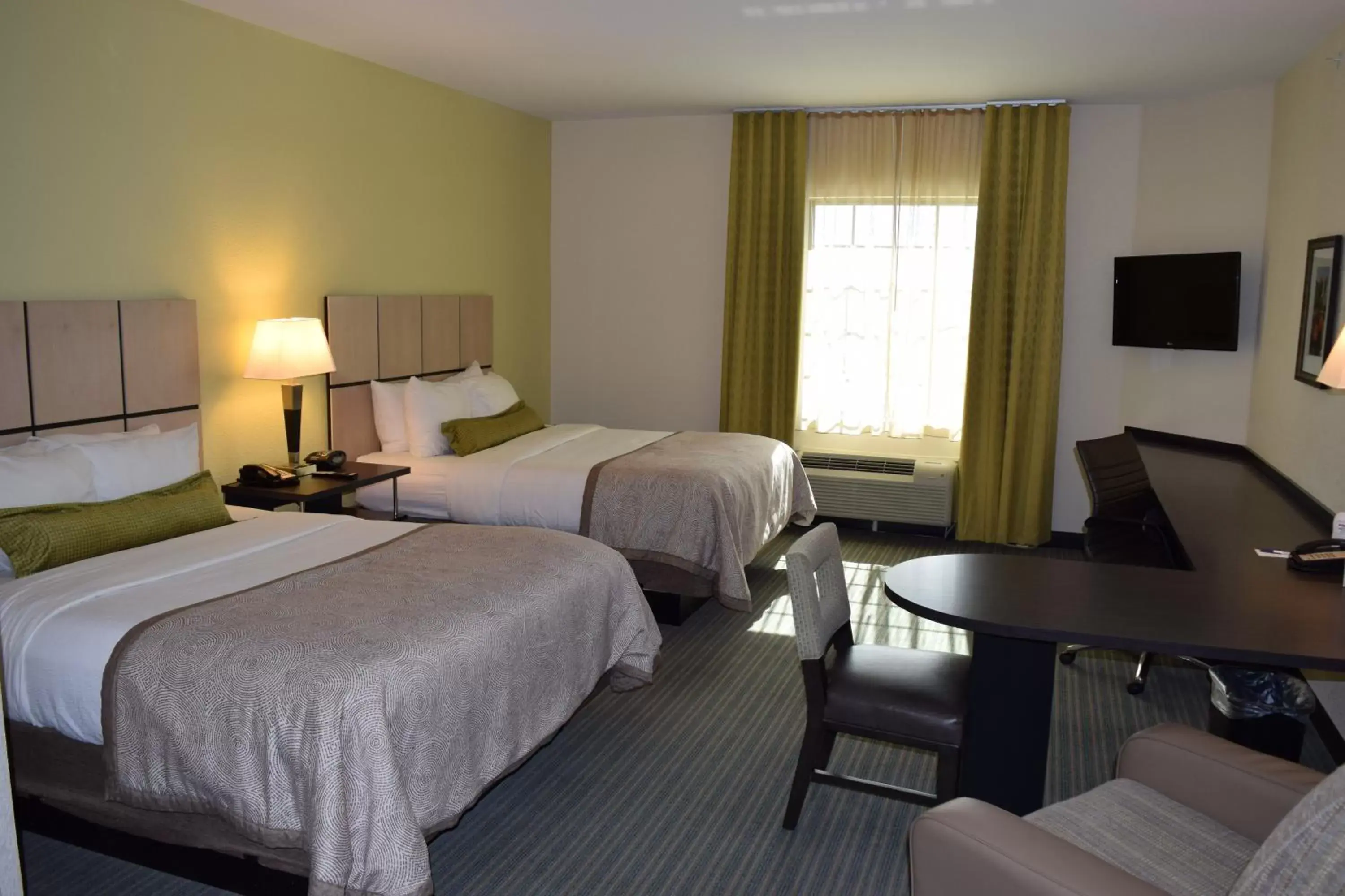 Photo of the whole room, Bed in Candlewood Suites Monahans, an IHG Hotel