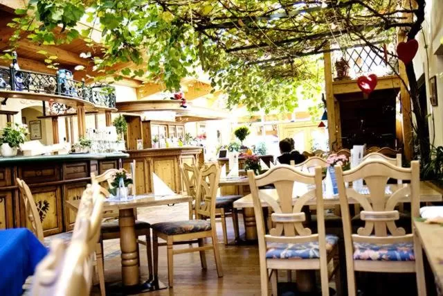 Restaurant/places to eat in Hotel Krone