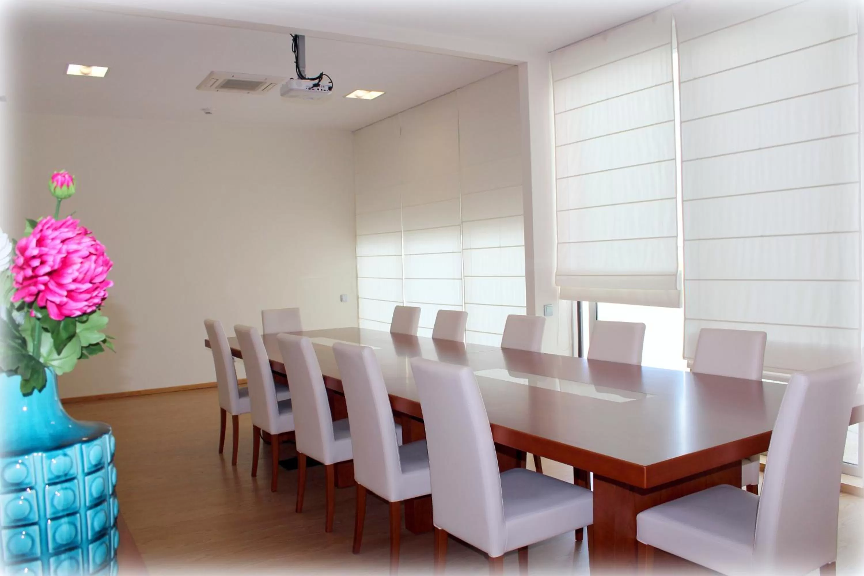 Business facilities in OPOHOTEL Porto Aeroporto