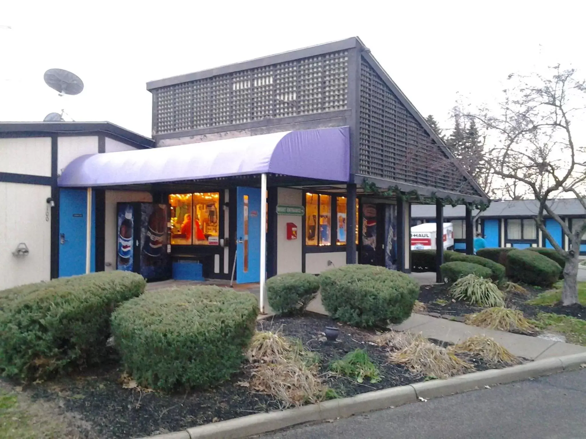 Facade/entrance, Property Building in Xenia Country Inn