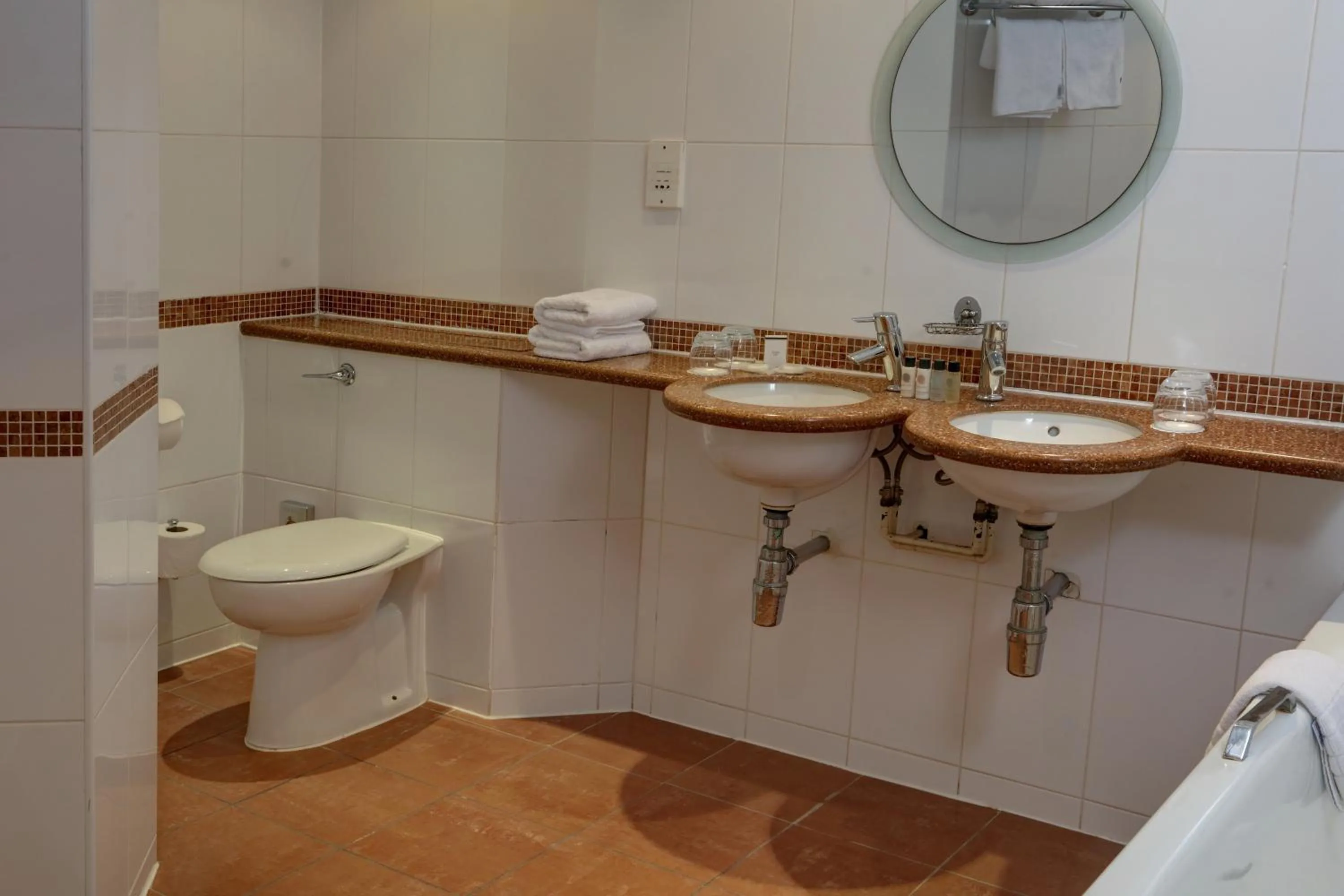 Bathroom in Corus Hyde Park Hotel