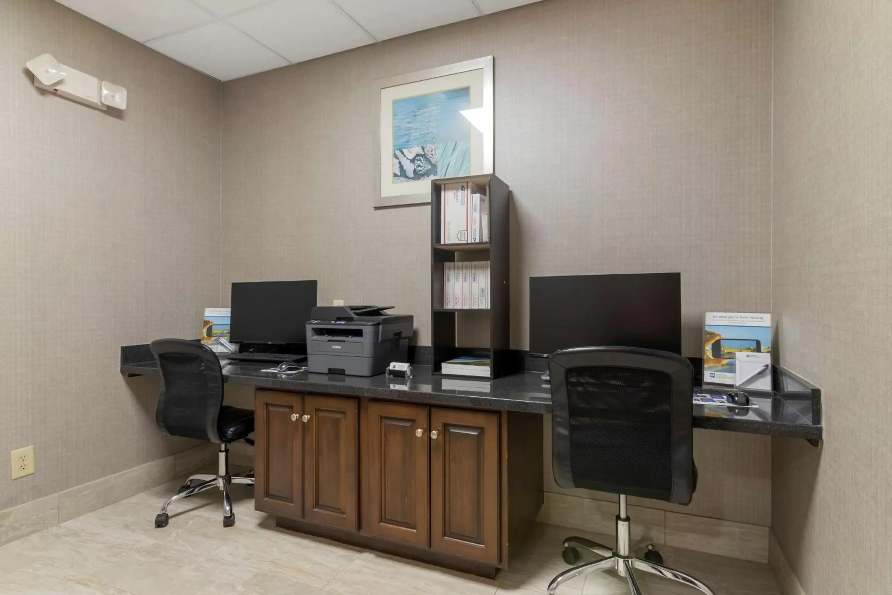 Business facilities, Business Area/Conference Room in Best Western Plus Brunswick Inn & Suites