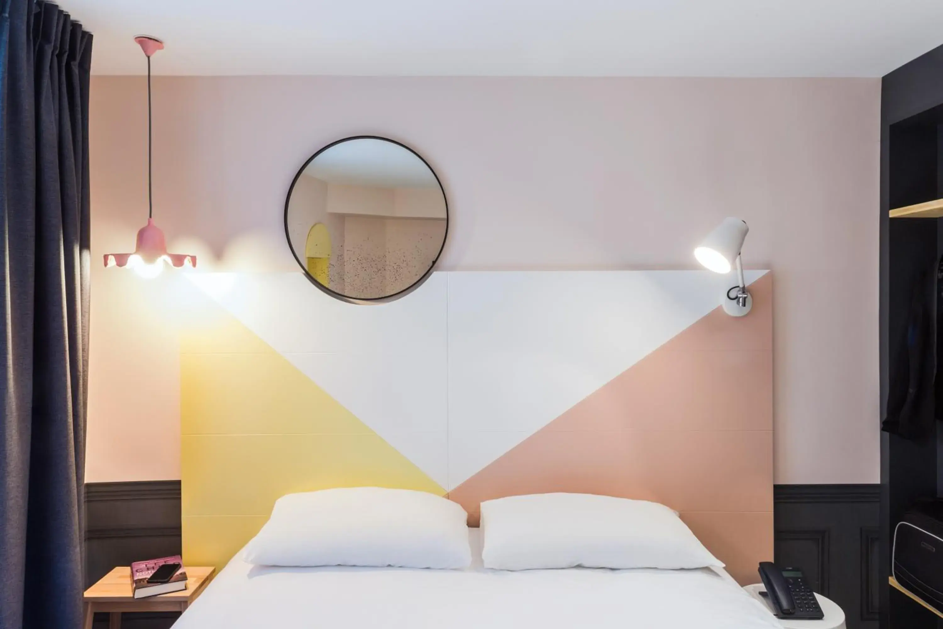 Bed in ibis Styles Paris Gare de l'Est TGV Bed in ibis Styles Paris Gare de l'Est TGV