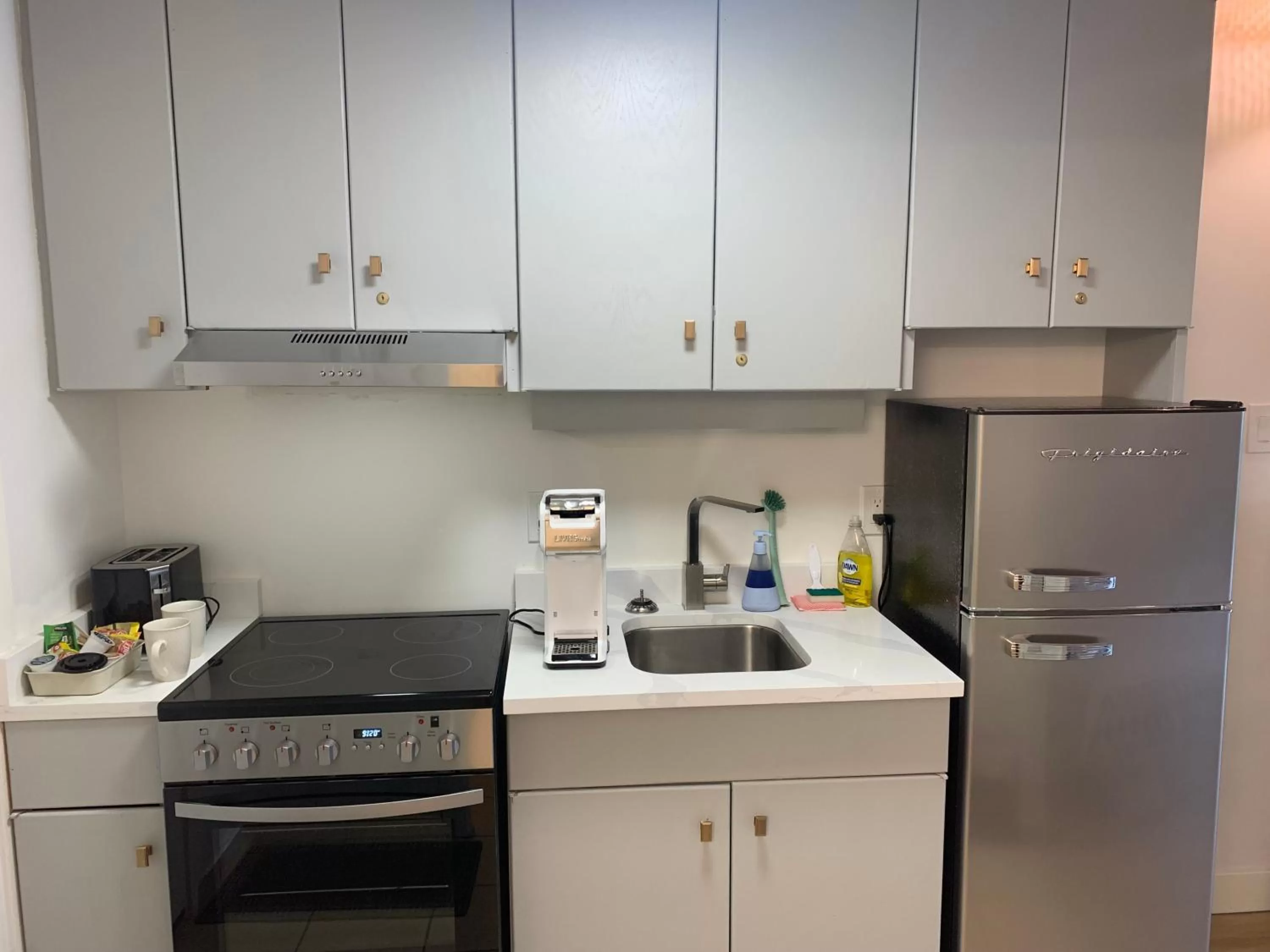 Kitchen or kitchenette in Destination Inn Cache Creek