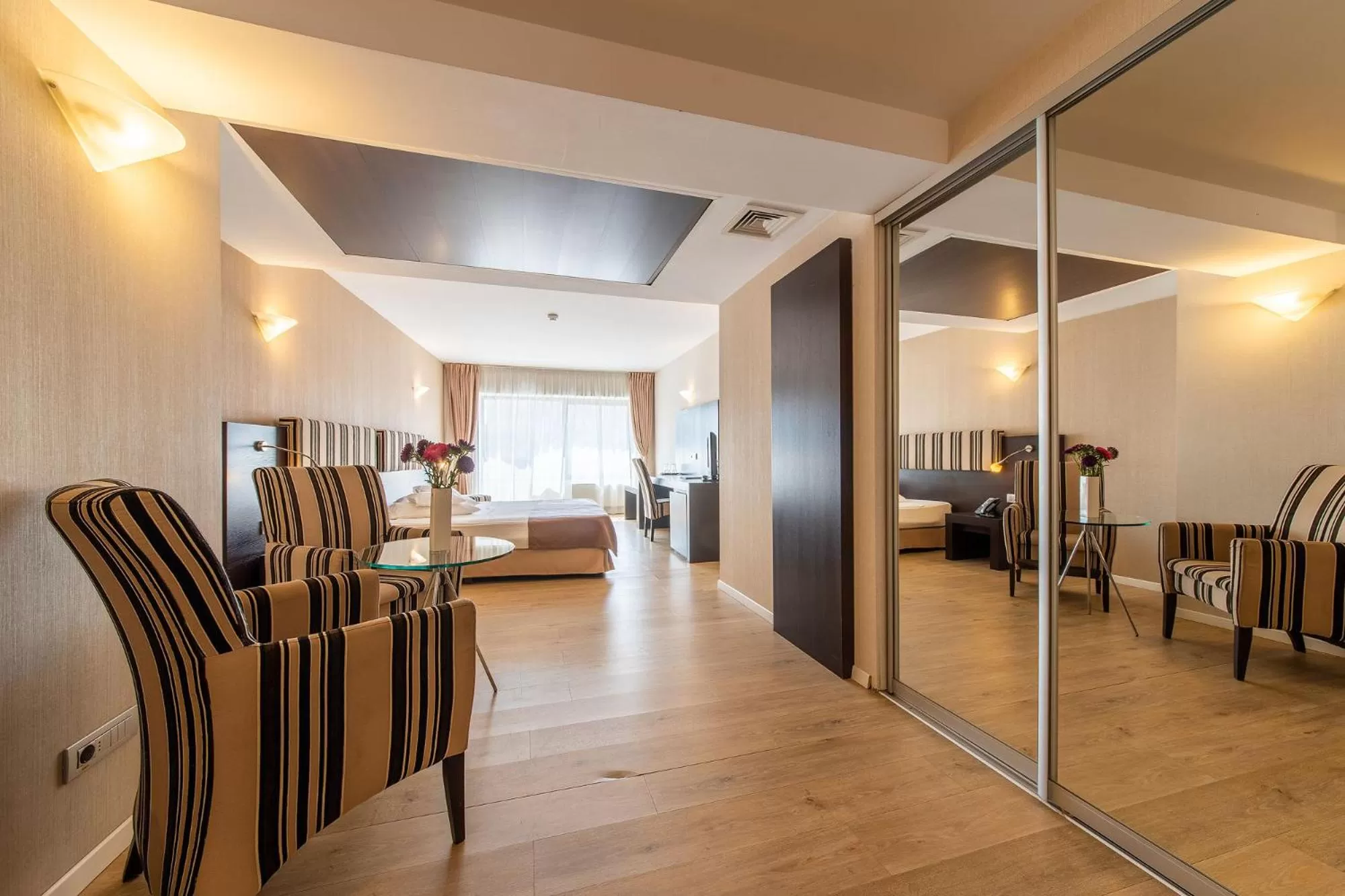 Photo of the whole room, Bed in Hotel Parliament