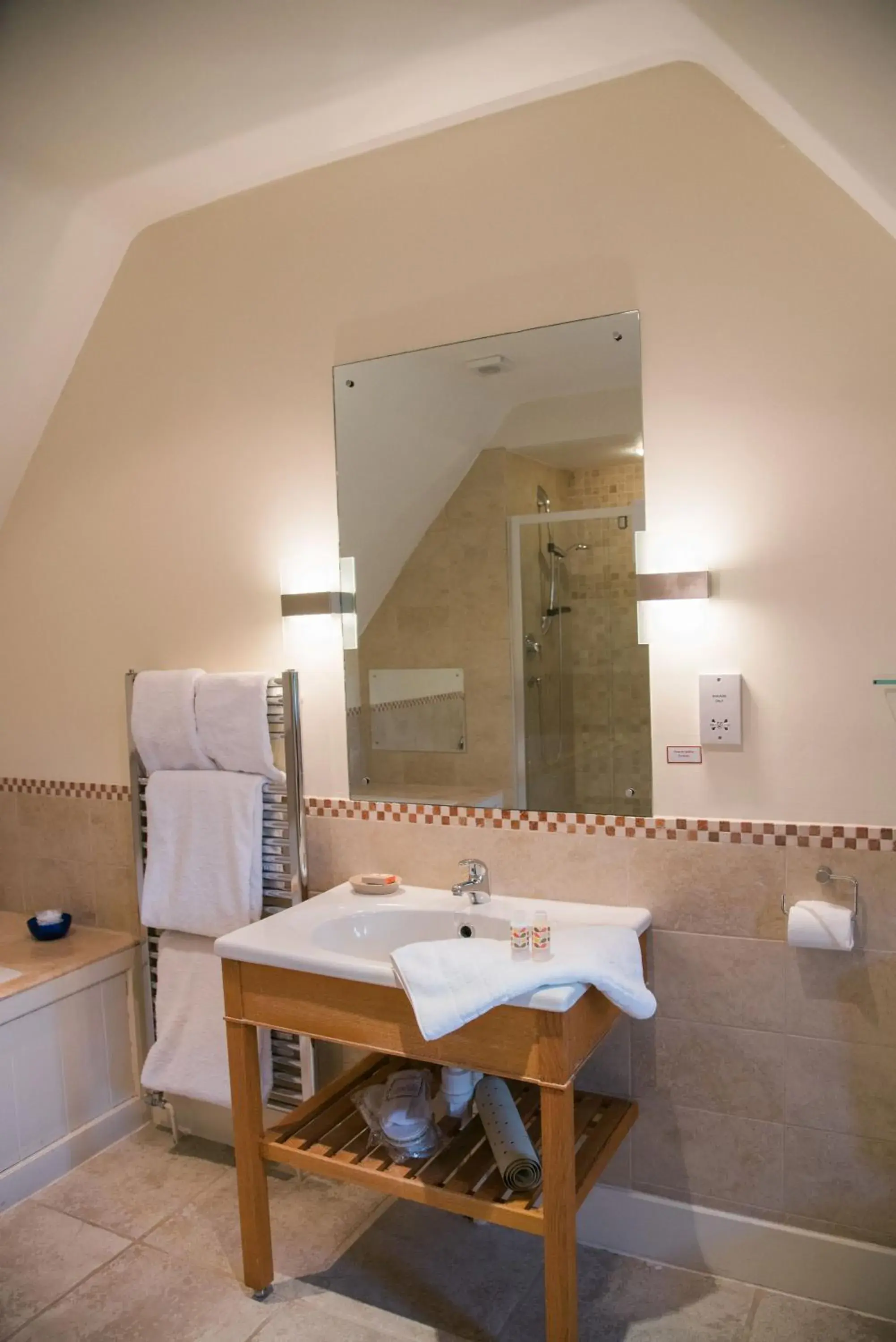 Bathroom, Dining Area in Cotswold House Hotel and Spa - "A Bespoke Hotel"