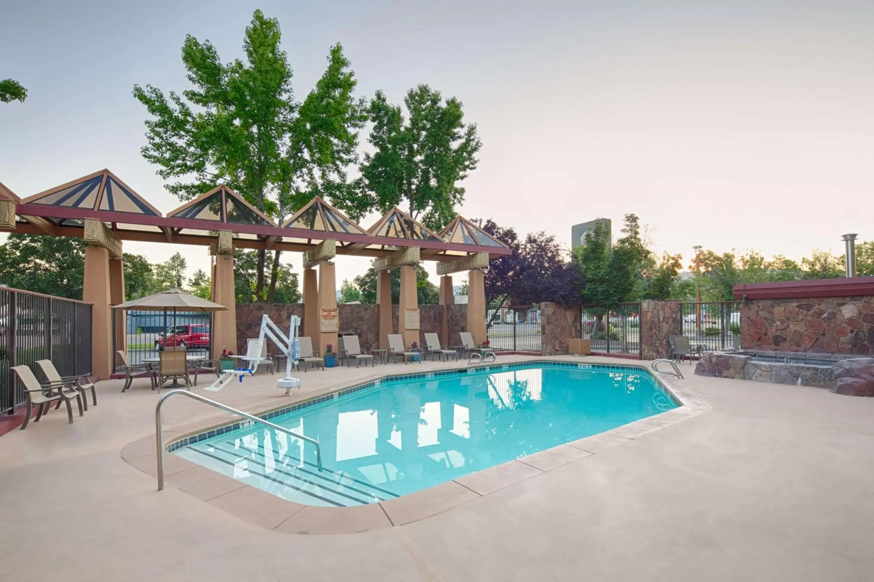 Activities, Swimming Pool in Red Lion Hotel Boise Downtowner