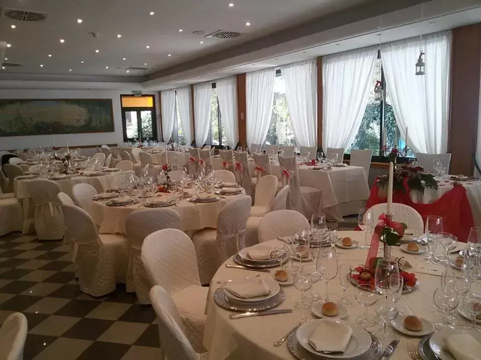 Banquet/Function facilities, Banquet Facilities in Platani Hotel