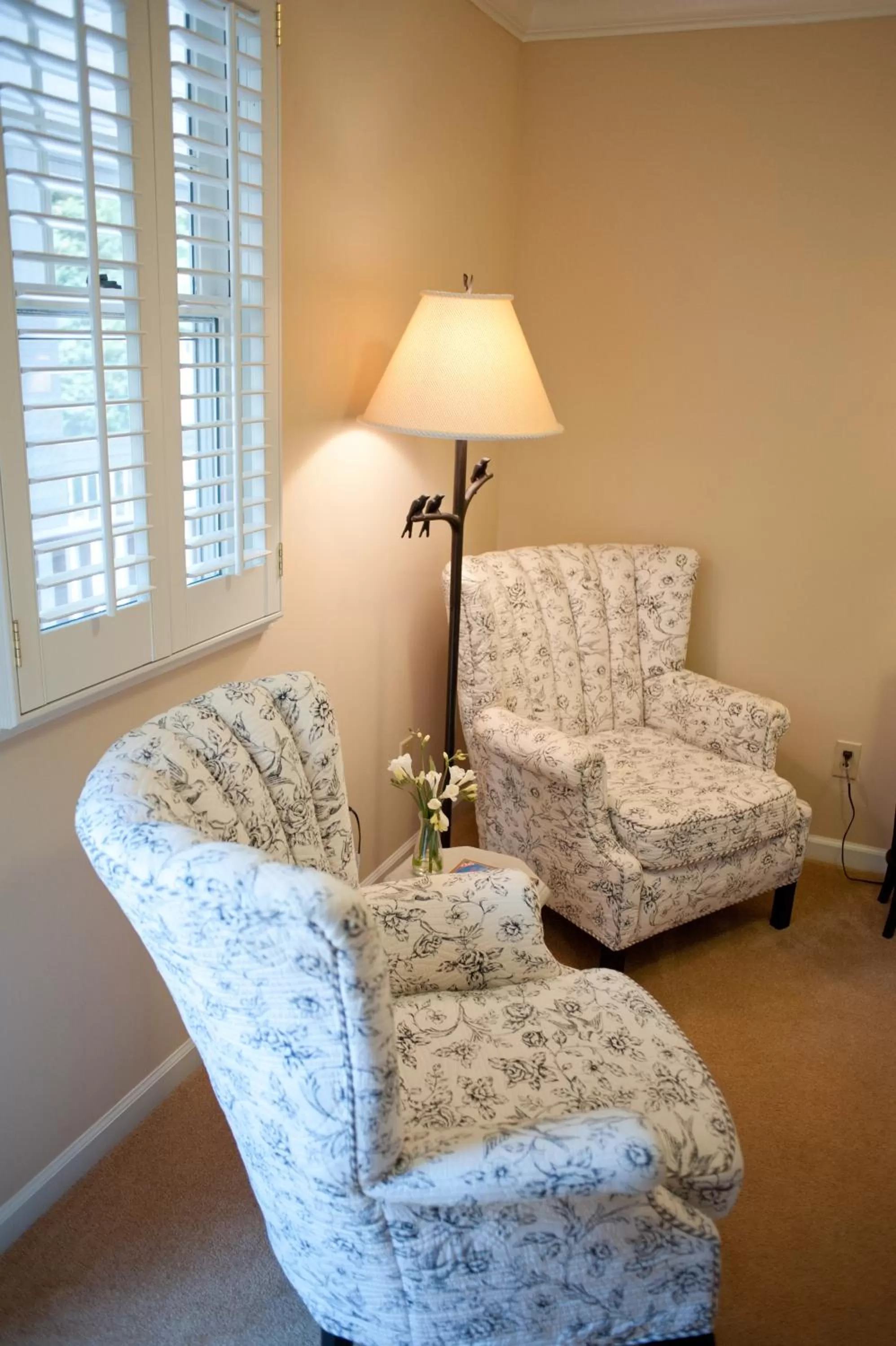 Decorative detail in Green Tree Inn